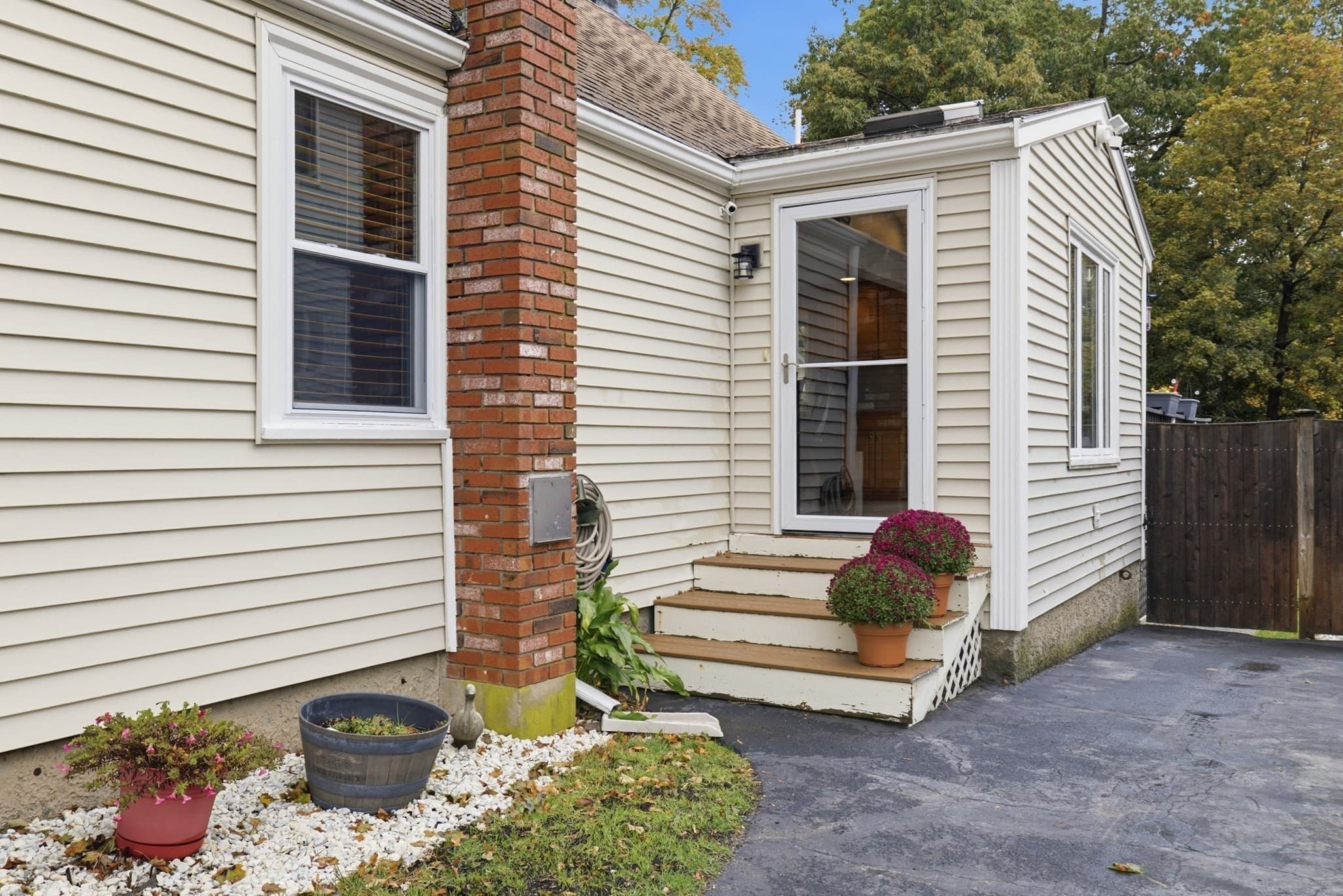 Single Family Residence at 11 Granite Rd, Peabody MA 01960, Peabody, photo 6 of 38