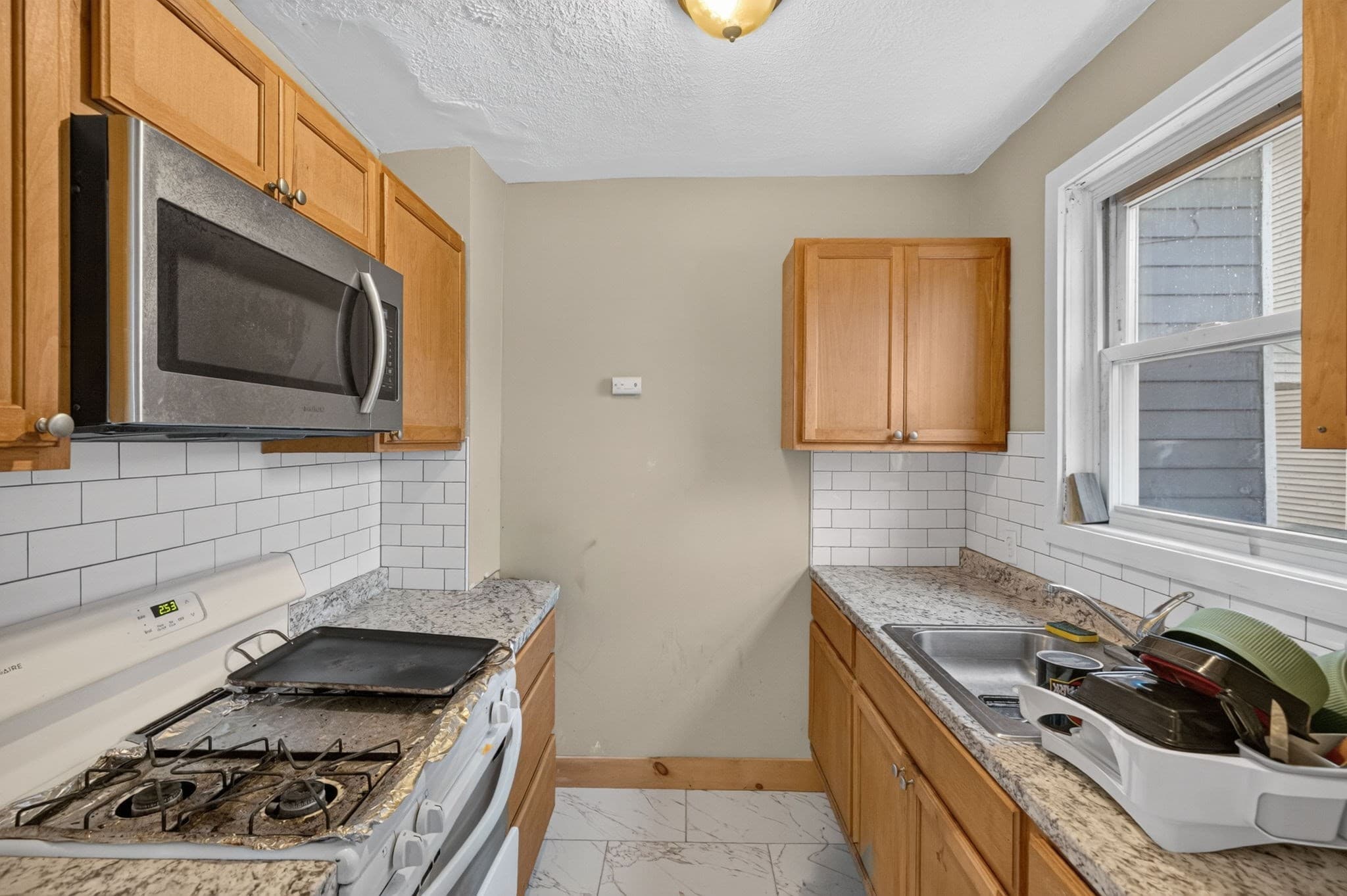 3 Family - 3 Units Up/Down at 504 Peckham St, Fall River MA 02721, Fall River, photo 10 of 41