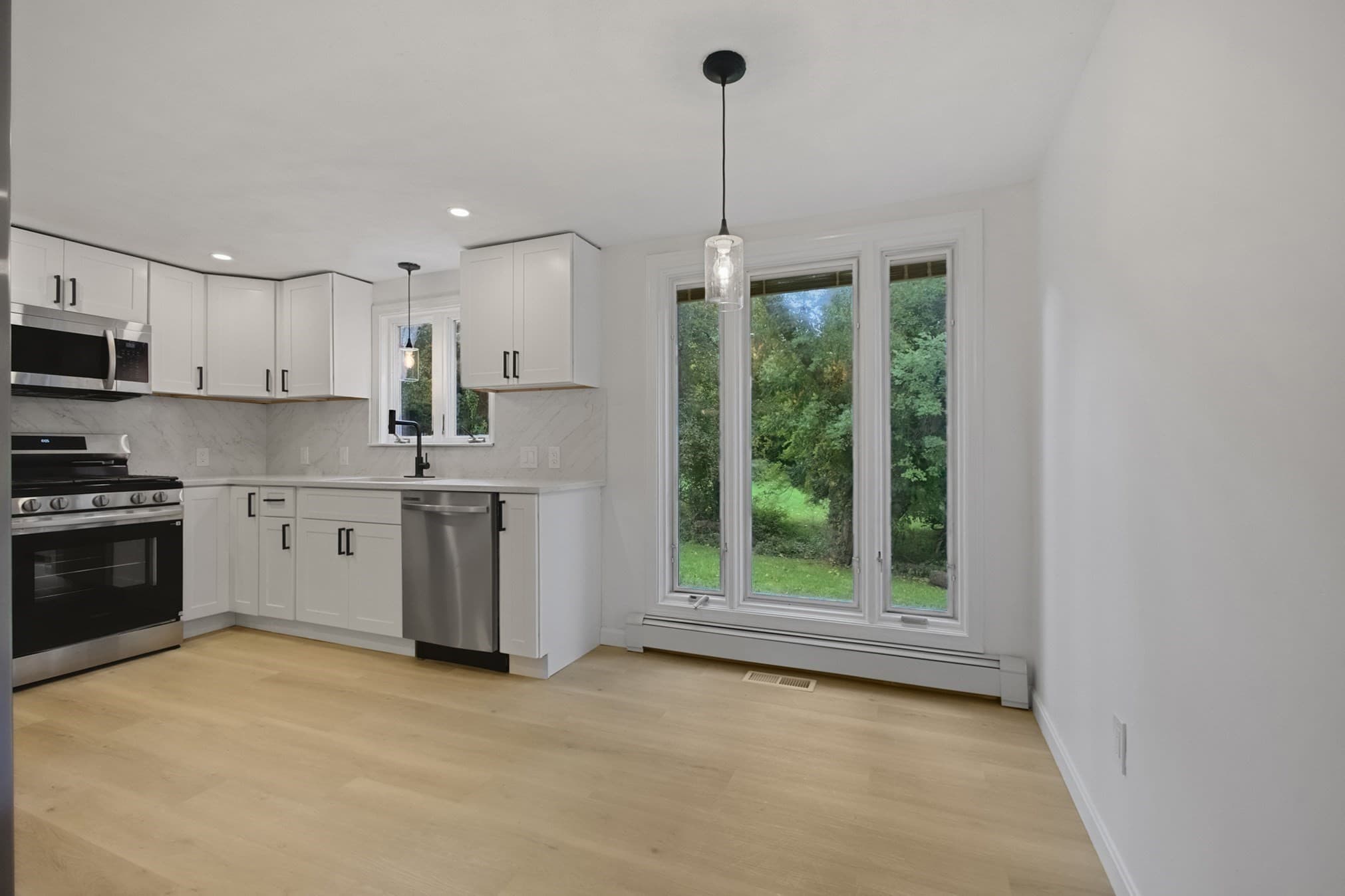 Single Family Residence at 114 Valley Rd, Somerset MA 02726, Somerset, photo 6 of 25
