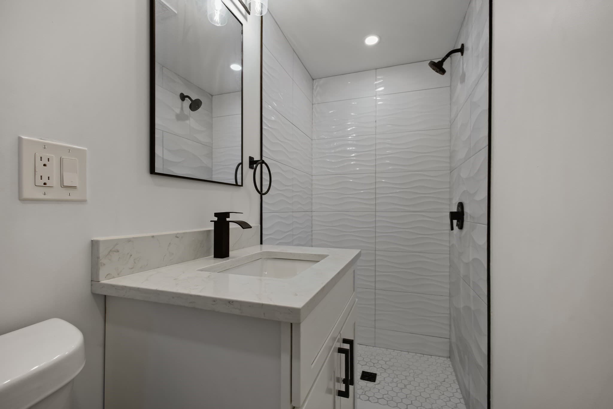 Single Family Residence at 114 Valley Rd, Somerset MA 02726, Somerset, photo 12 of 25
