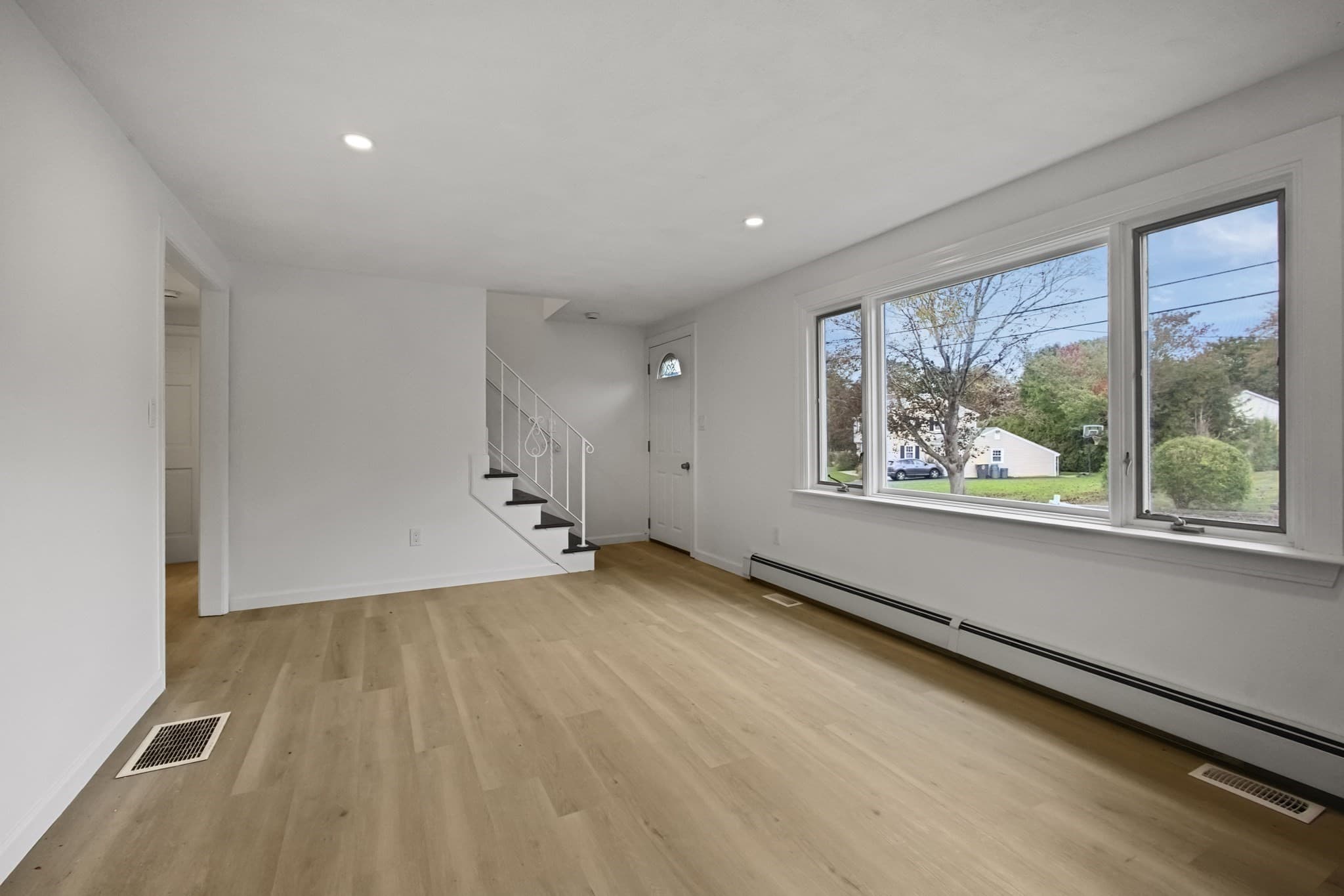 Single Family Residence at 114 Valley Rd, Somerset MA 02726, Somerset, photo 3 of 25