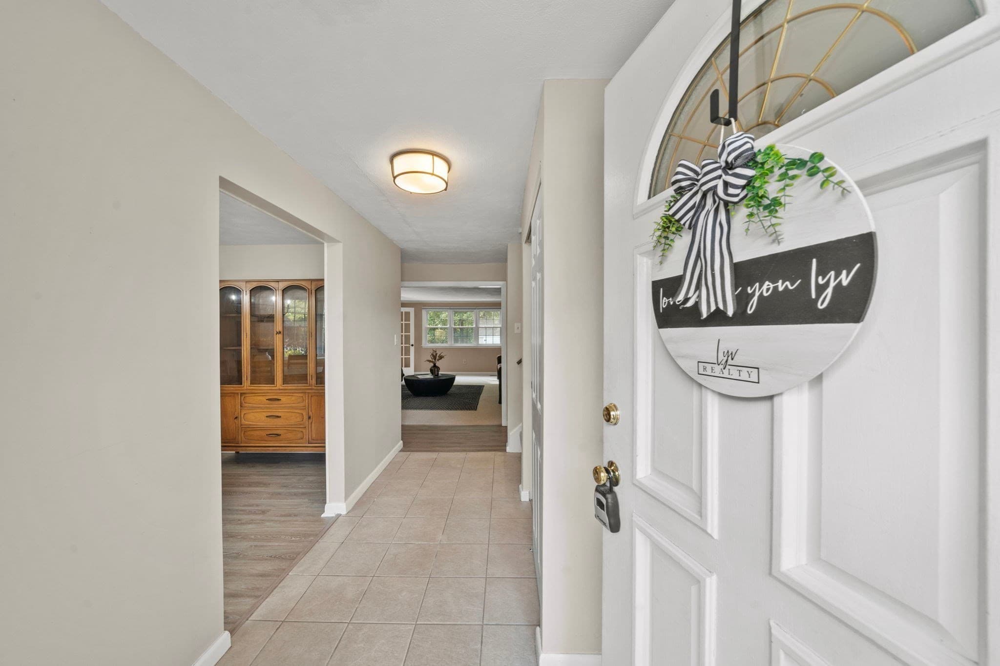 Single Family Residence at 48 Catherine Dr, Peabody MA 01960, Peabody, photo 6 of 42