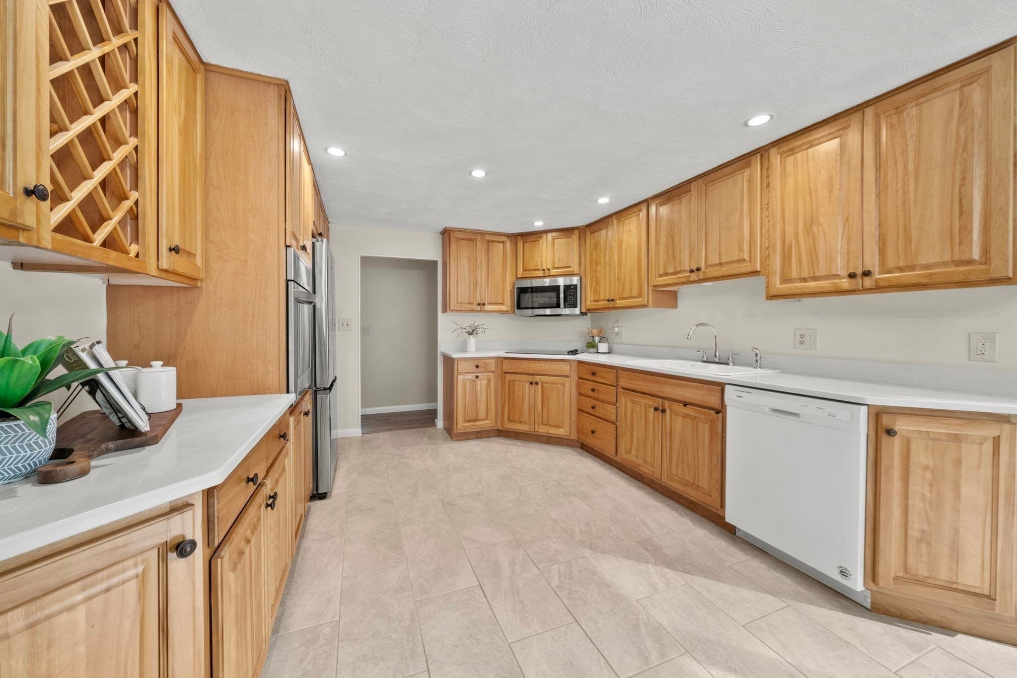 Single Family Residence at 48 Catherine Dr, Peabody MA 01960, Peabody, photo 7 of 42