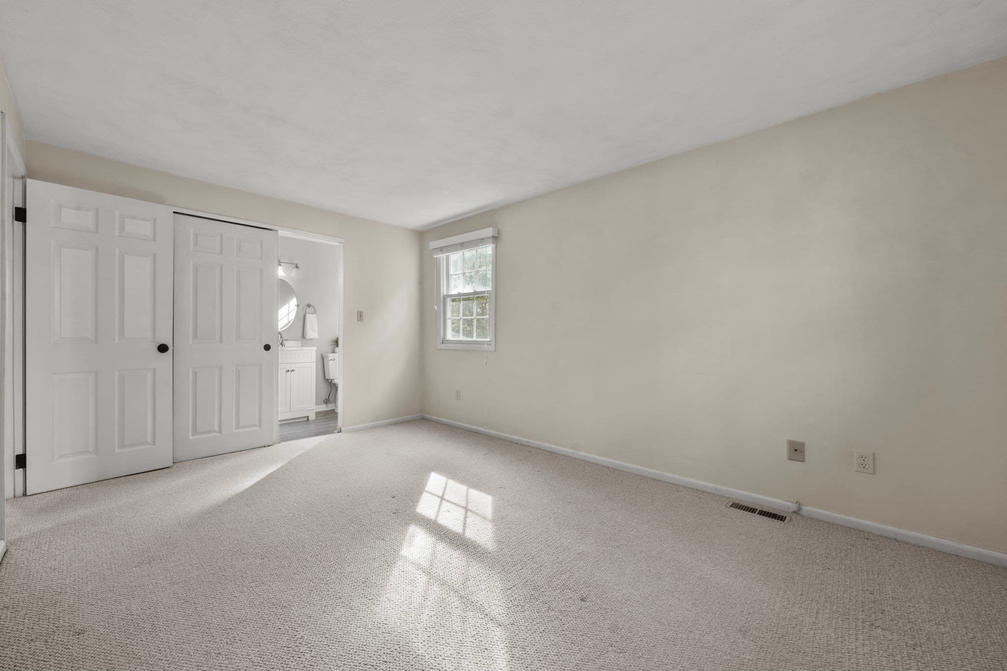 Single Family Residence at 48 Catherine Dr, Peabody MA 01960, Peabody, photo 33 of 42