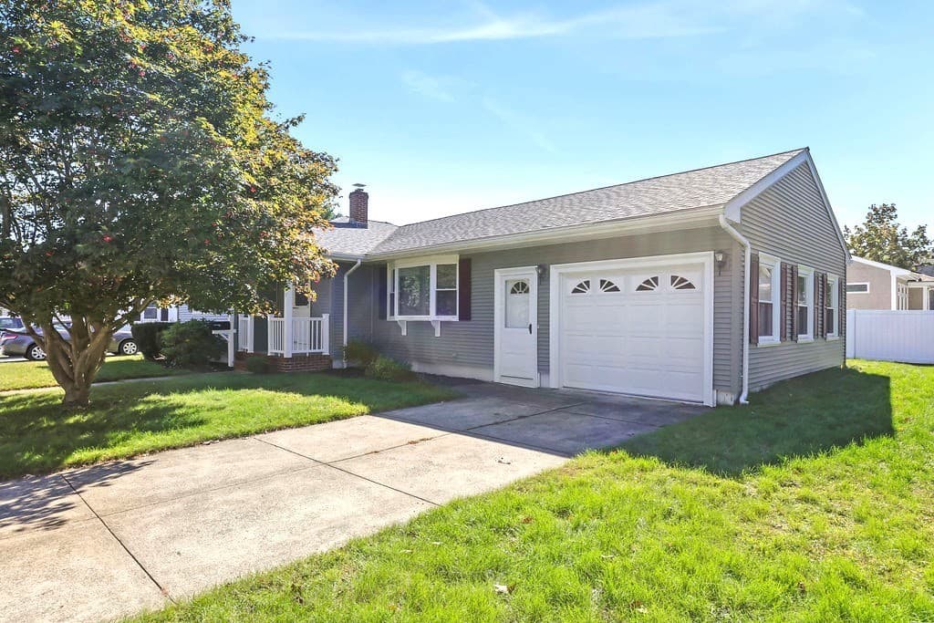 Single Family Residence at 152 Armsby St, New Bedford MA 02745, New Bedford, photo 23 of 26