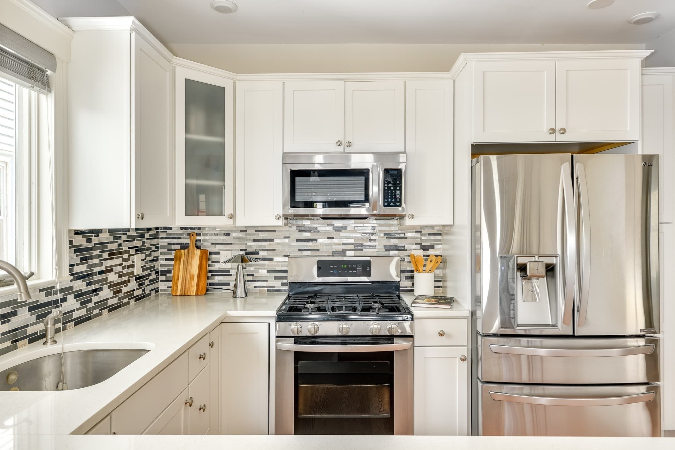Condominium at 102 Conwell Ave # 2, Somerville MA 02144, Somerville, photo 7 of 19