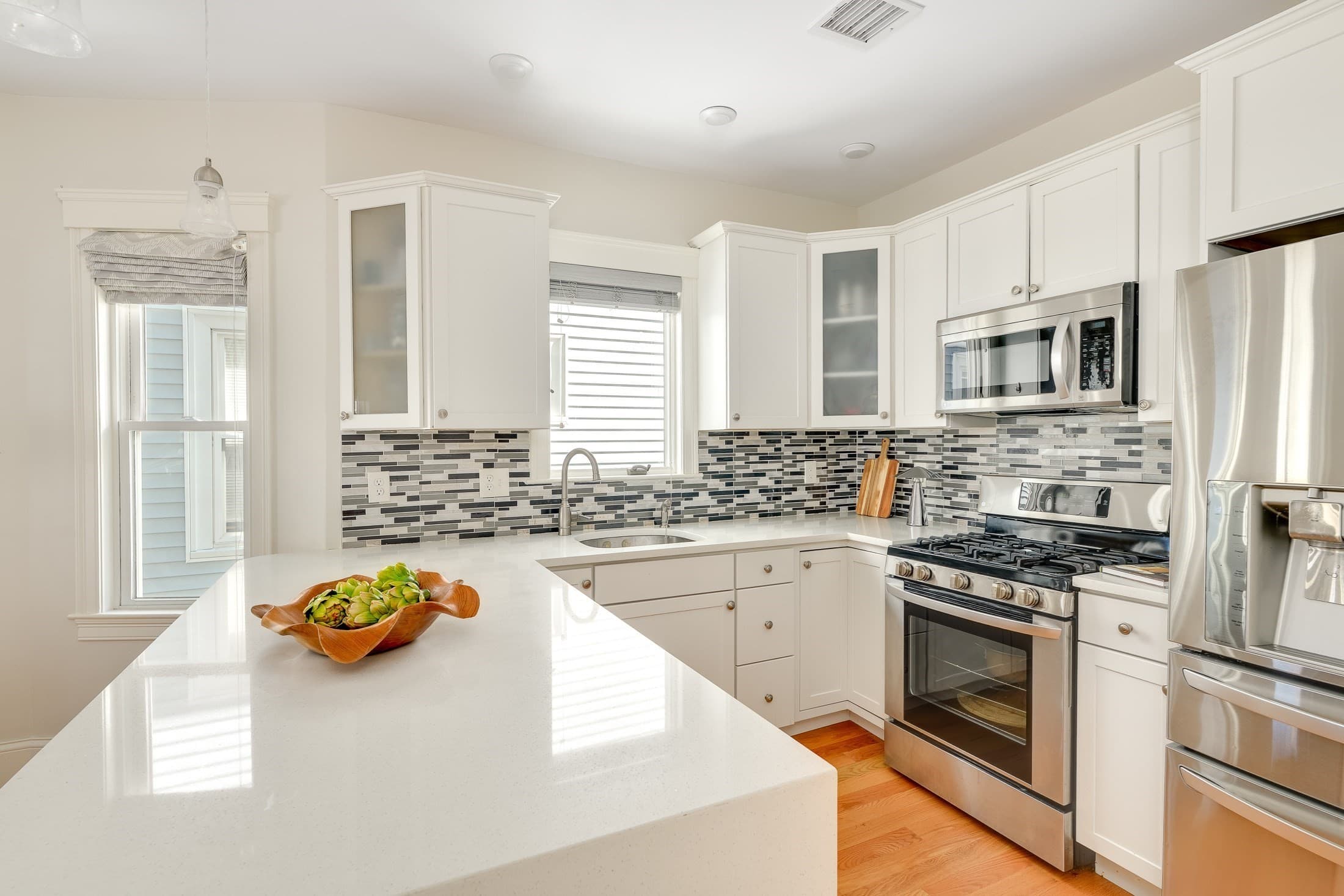 Condominium at 102 Conwell Ave # 2, Somerville MA 02144, Somerville, photo 4 of 19