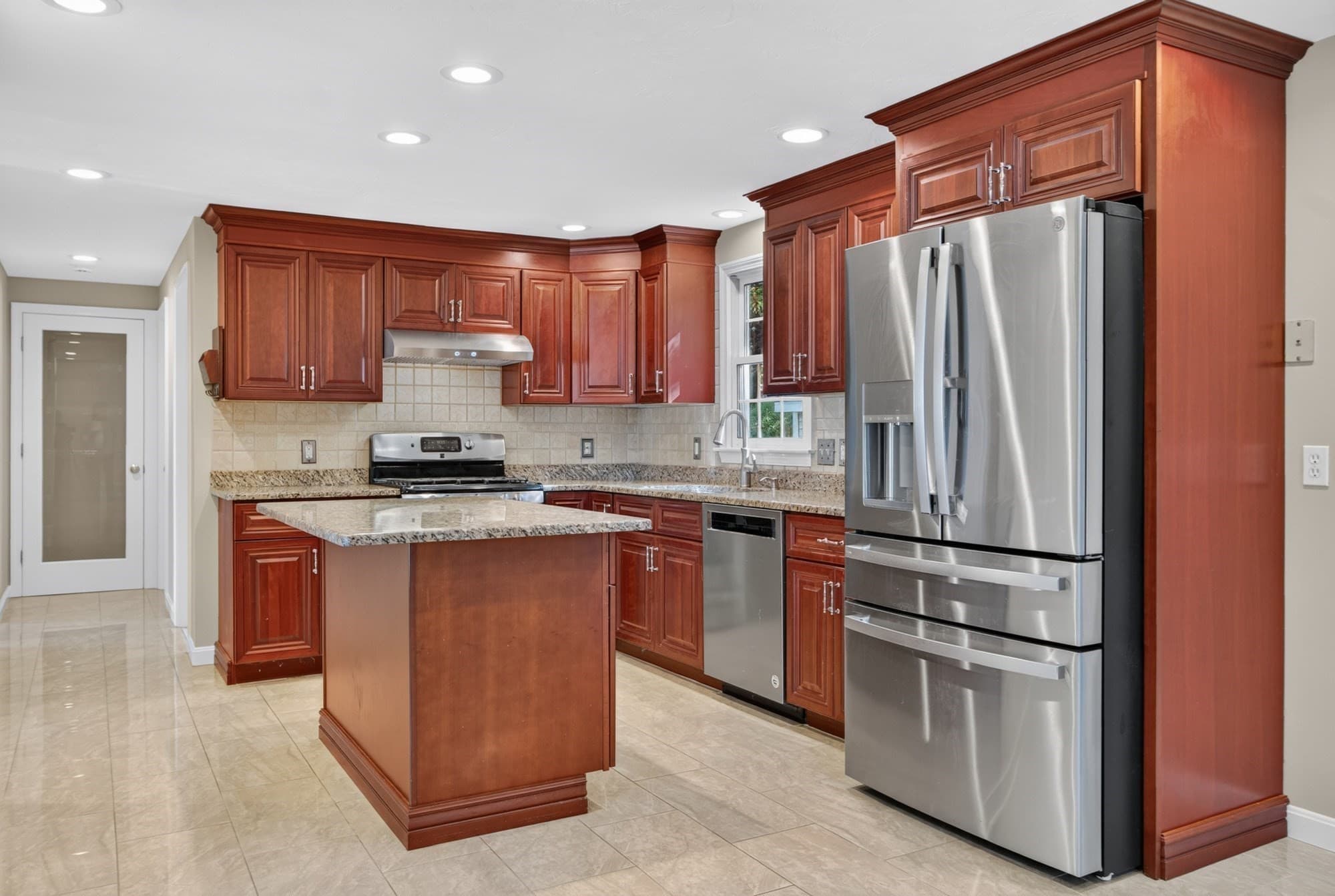 Single Family Residence at 25 Corinth Drive, Worcester MA 01606, Worcester, photo 2 of 41