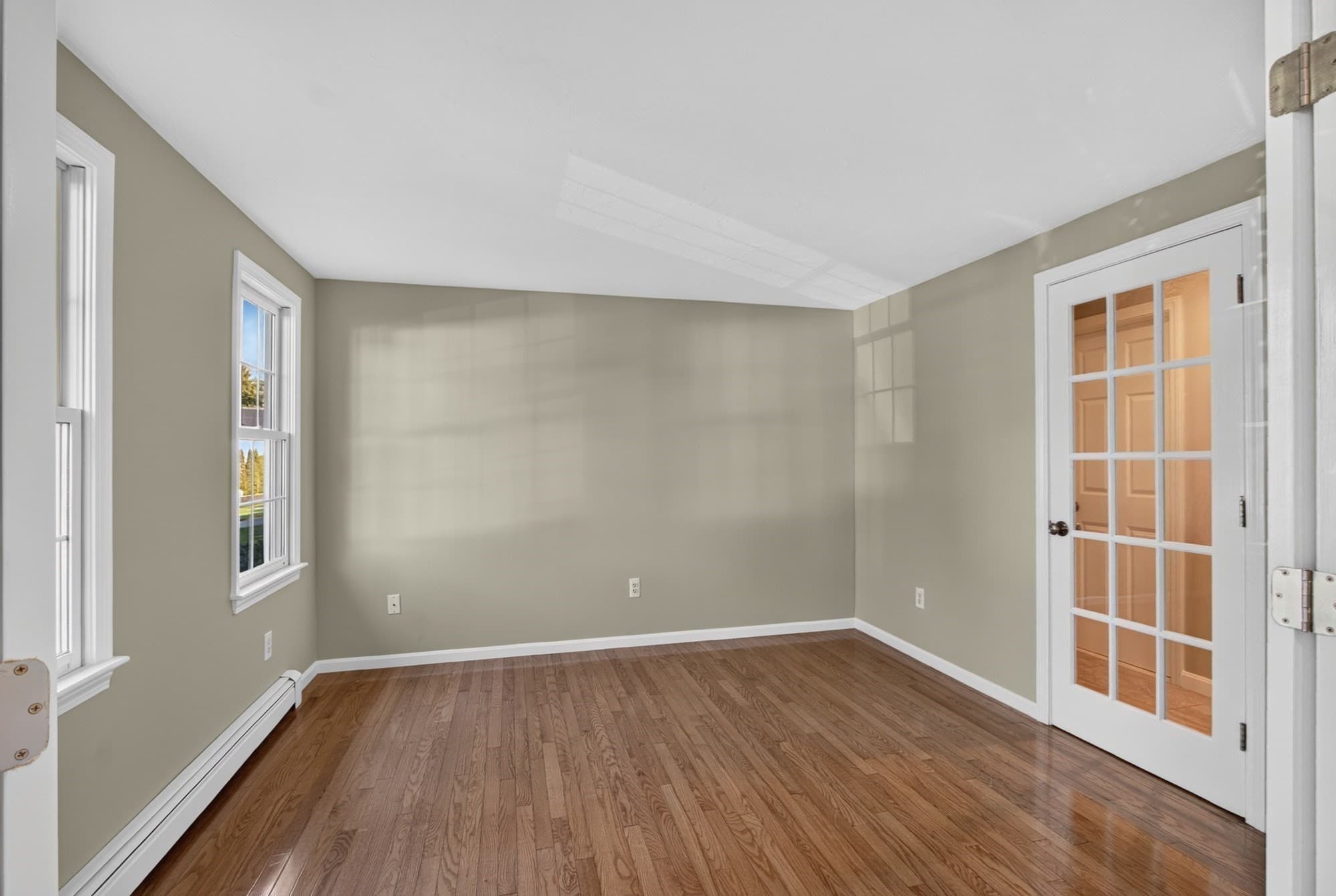 Single Family Residence at 25 Corinth Drive, Worcester MA 01606, Worcester, photo 15 of 41