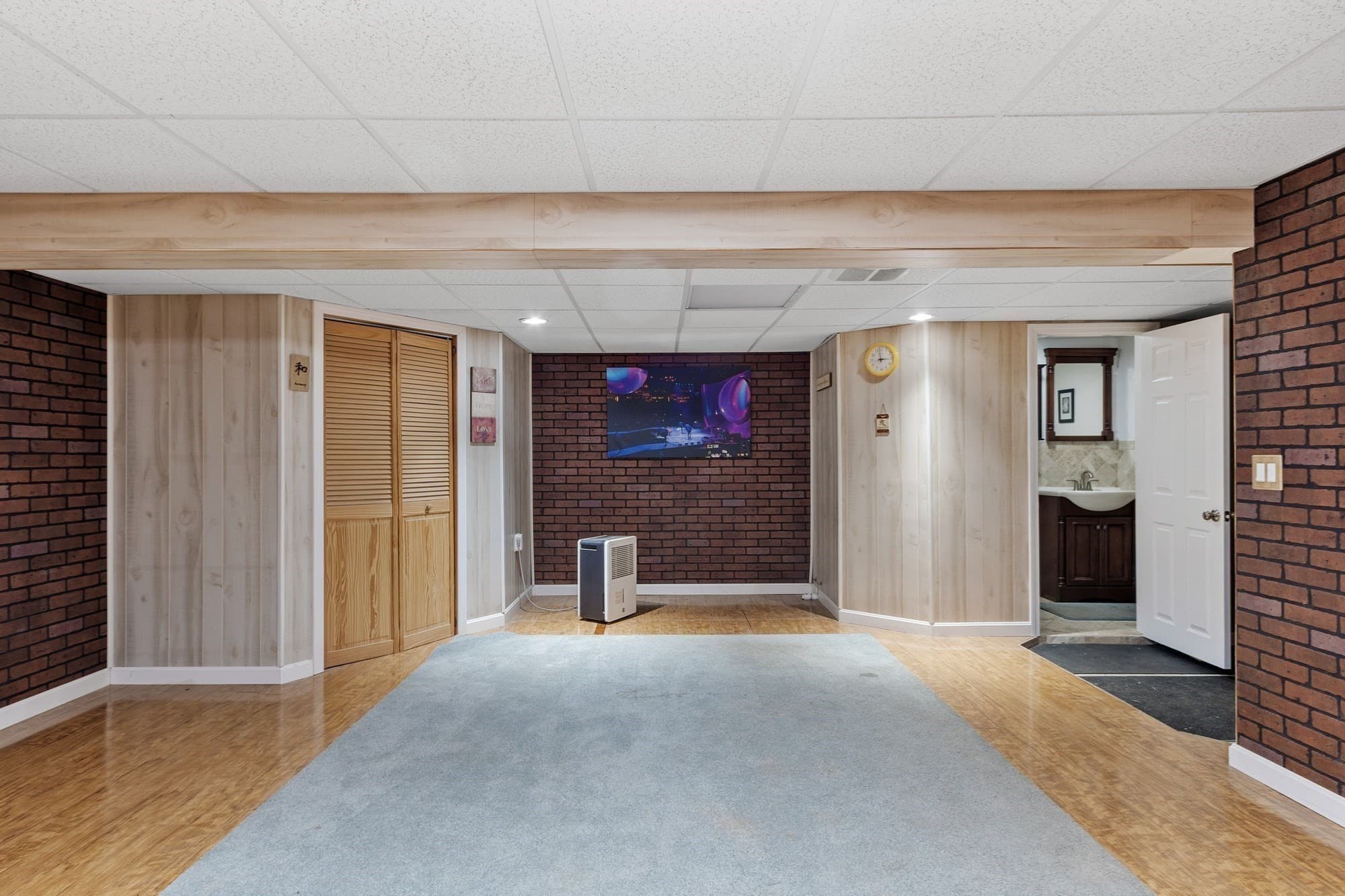 Single Family Residence at 25 Corinth Drive, Worcester MA 01606, Worcester, photo 29 of 41
