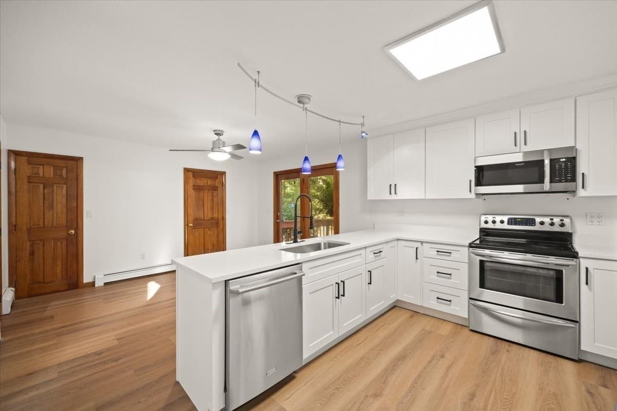 Single Family Residence at 55 Hill St, Lakeville MA 02347, Lakeville, photo 6 of 42