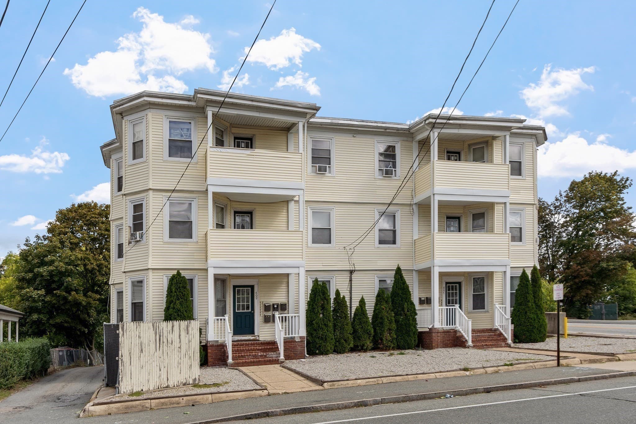 5+ Family - 5+ Units Up/Down at 807-809 N Montello St, Brockton MA 02301, Brockton, photo 3 of 17