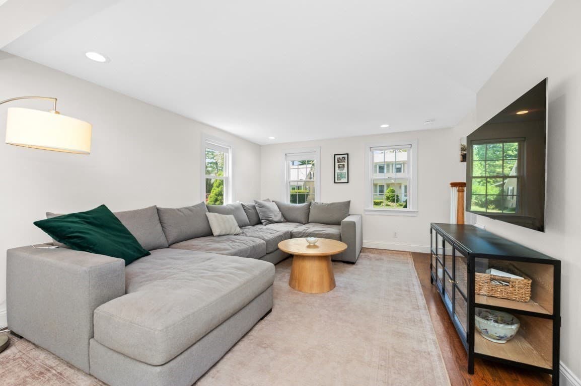 Single Family Residence at 94 Holly Hill Cir, Weymouth MA 02190, Weymouth, photo 12 of 33