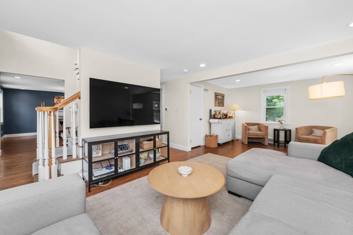 Single Family Residence at 94 Holly Hill Cir, Weymouth MA 02190, Weymouth, photo 11 of 33