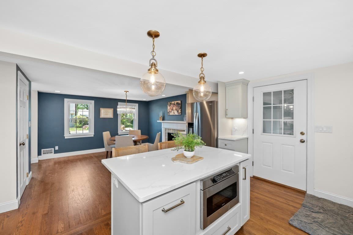 Single Family Residence at 94 Holly Hill Cir, Weymouth MA 02190, Weymouth, photo 8 of 33