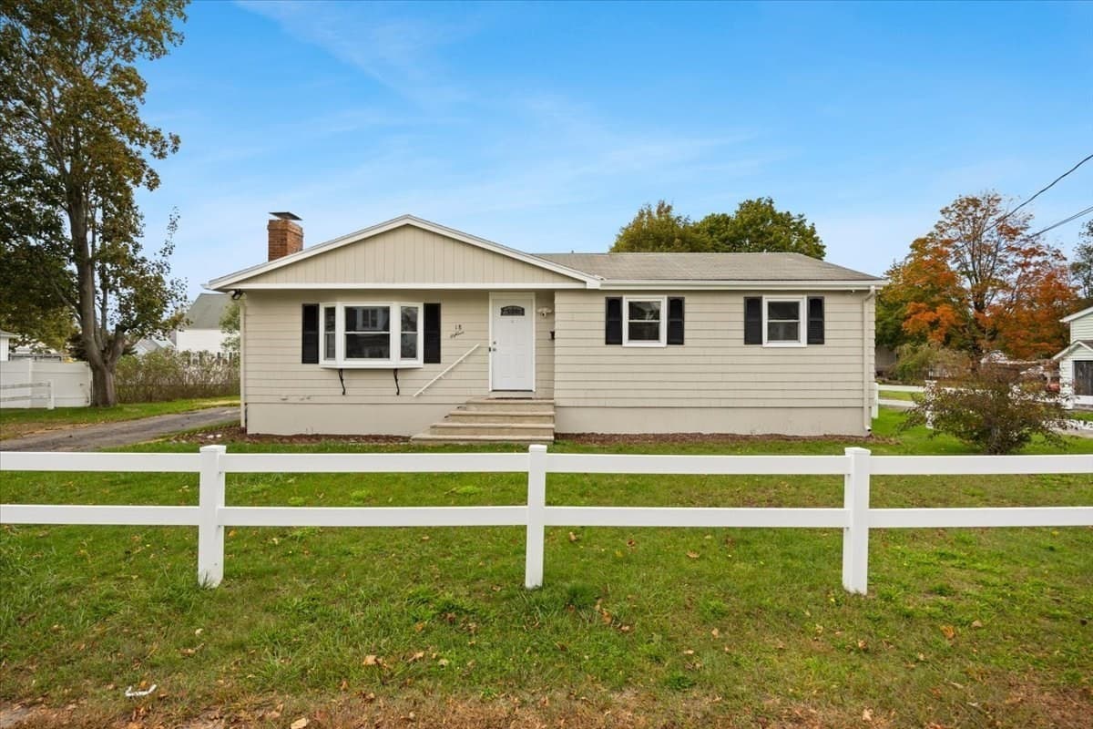 Single Family Residence at 18 Pearl St, Taunton MA 02780, Taunton, photo 2 of 39