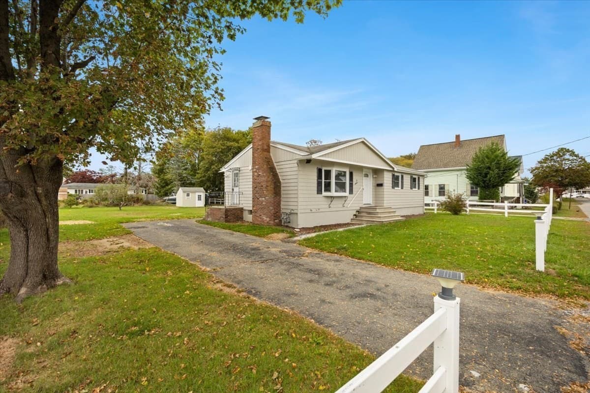 Single Family Residence at 18 Pearl St, Taunton MA 02780, Taunton, photo 3 of 39