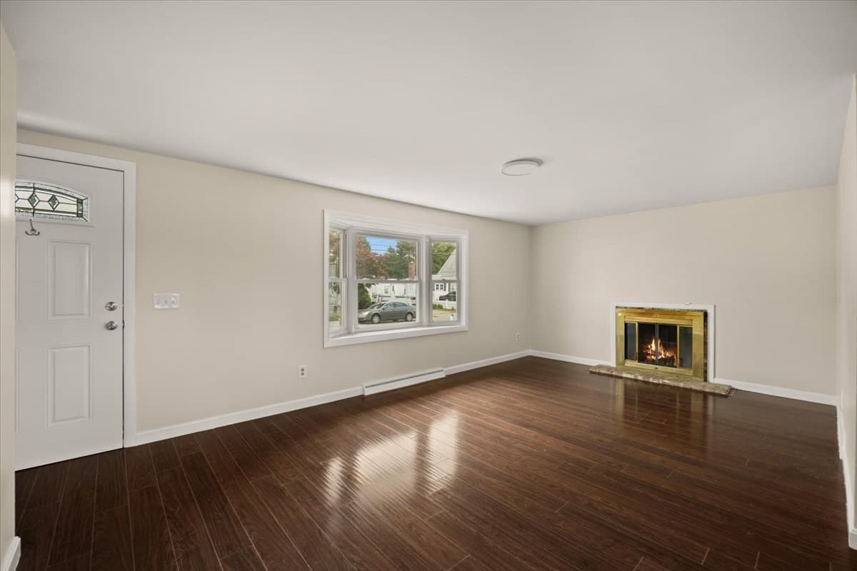 Single Family Residence at 18 Pearl St, Taunton MA 02780, Taunton, photo 9 of 39