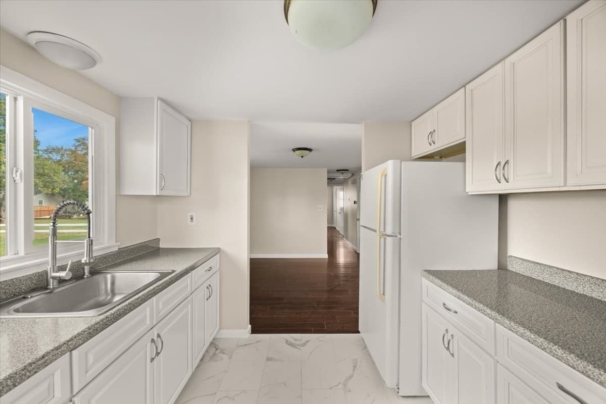 Single Family Residence at 18 Pearl St, Taunton MA 02780, Taunton, photo 18 of 39