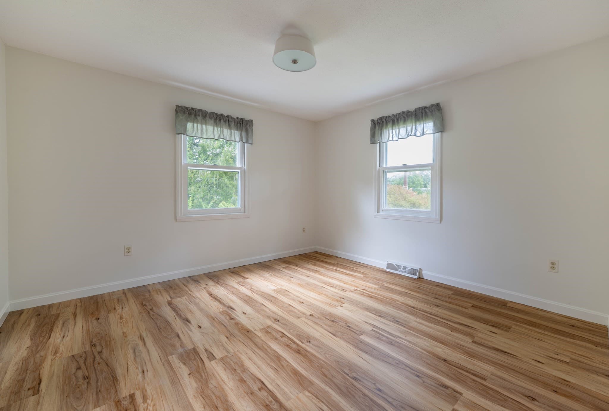 Single Family Residence at 8 Coach Ln, Amherst MA 01002, Amherst, photo 14 of 30