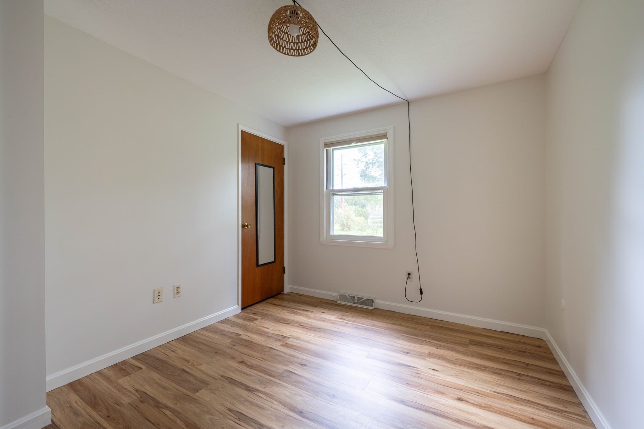 Single Family Residence at 8 Coach Ln, Amherst MA 01002, Amherst, photo 15 of 30
