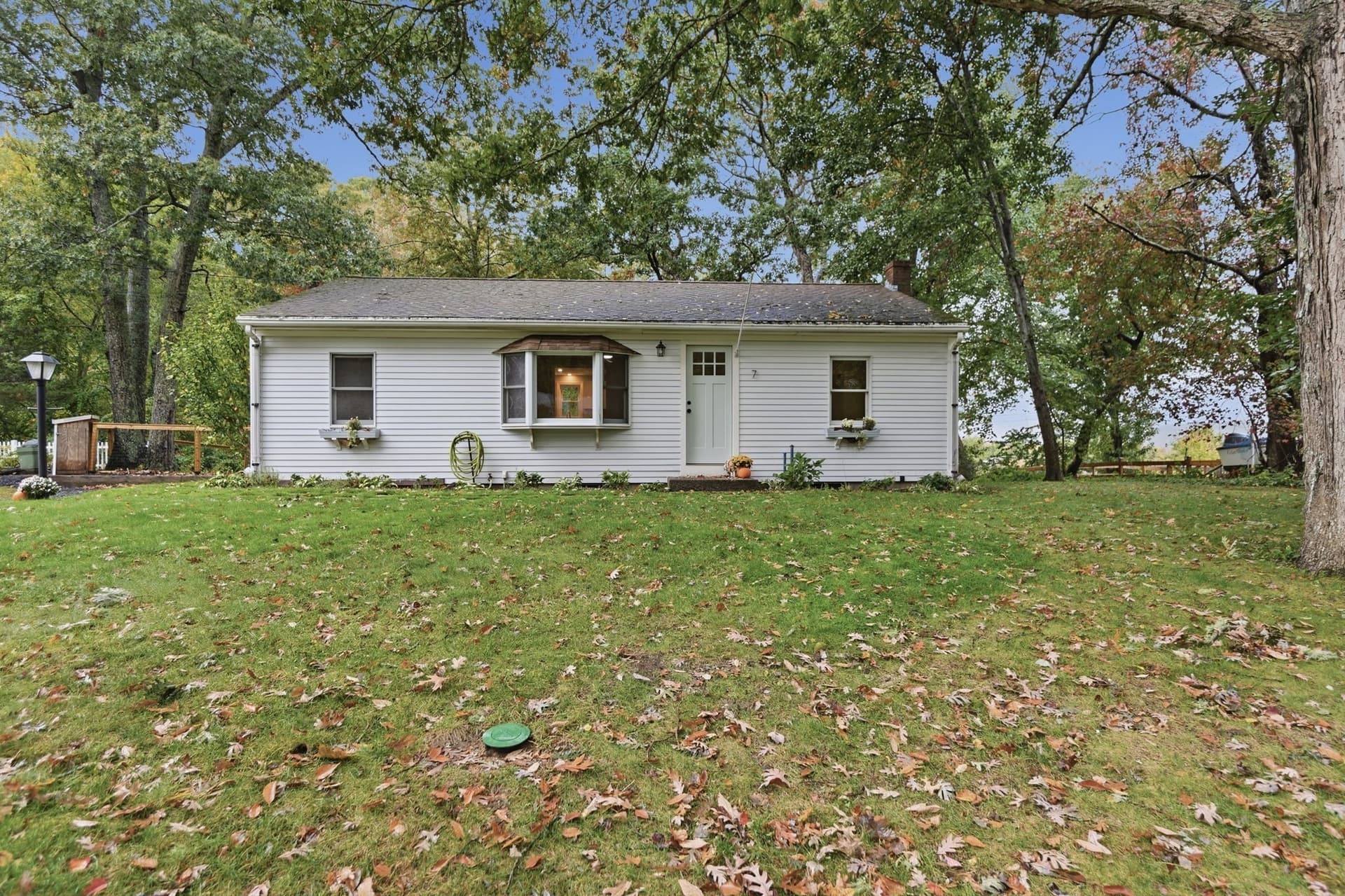 7 Earl Rd, Plymouth MA 02360