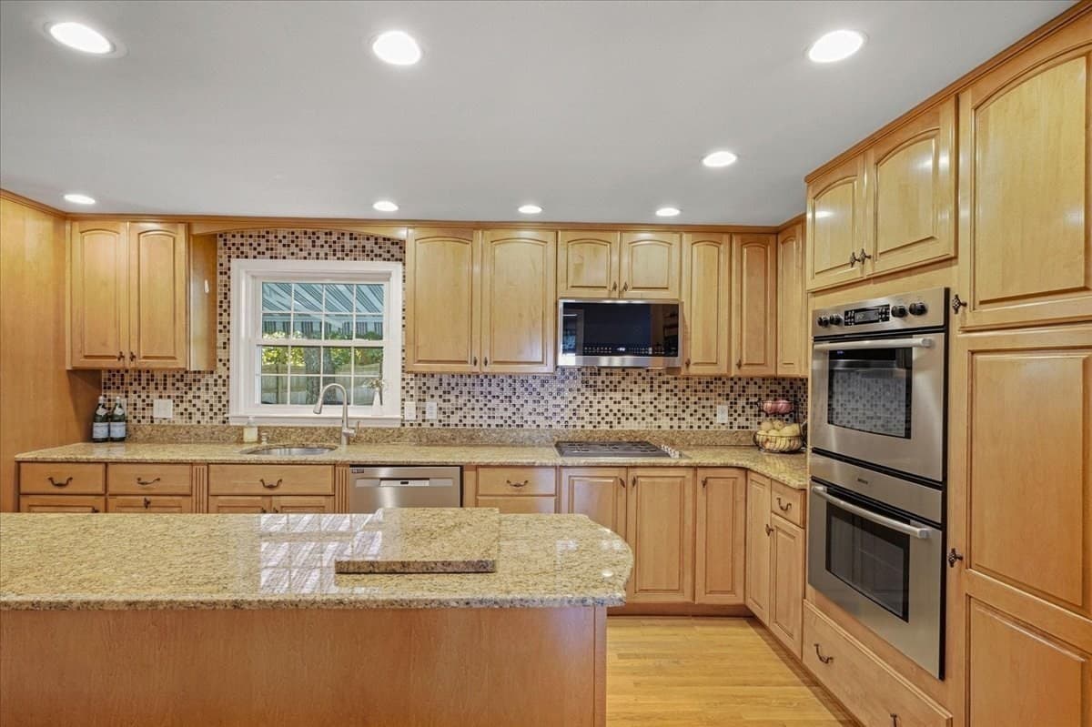 Single Family Residence at 10 Meier Farm, Whitman MA 02382, Whitman, photo 7 of 41