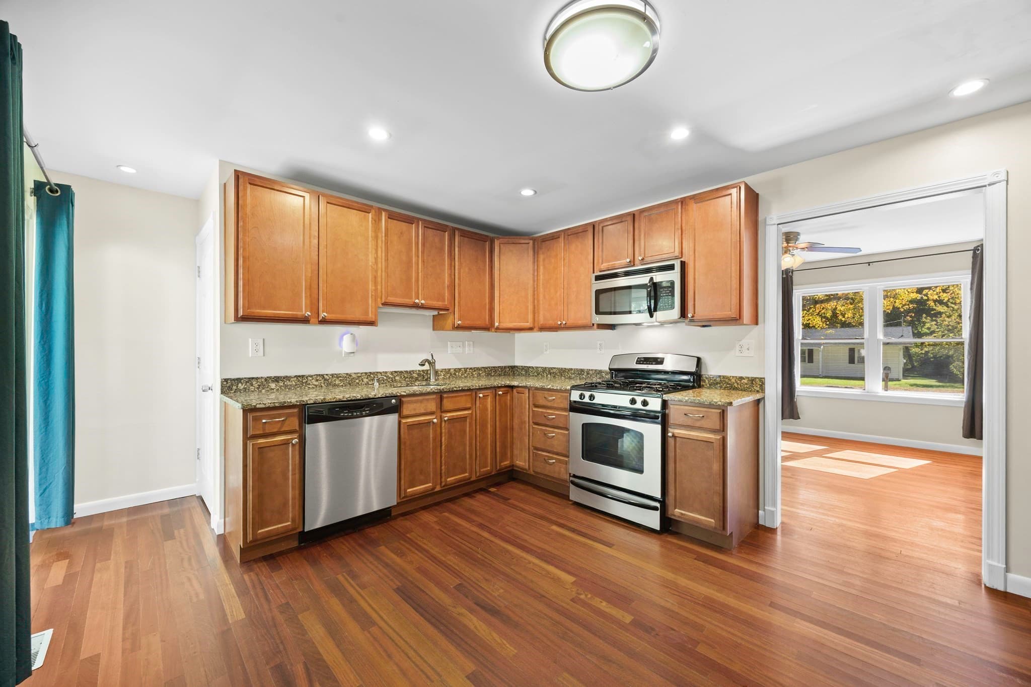 Single Family Residence at 699 Benson Road, Northbridge MA 01588, Northbridge, photo 4 of 29