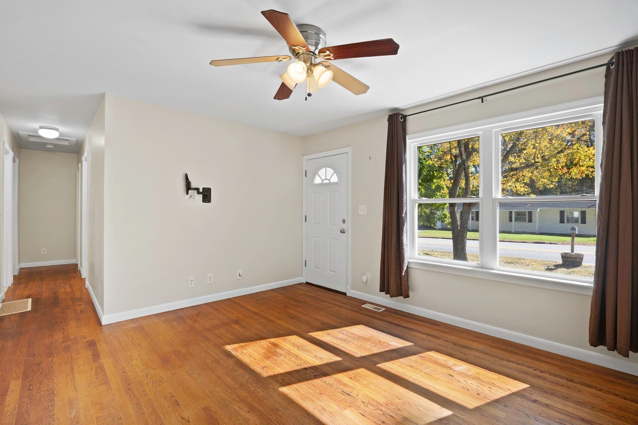 Single Family Residence at 699 Benson Road, Northbridge MA 01588, Northbridge, photo 8 of 29