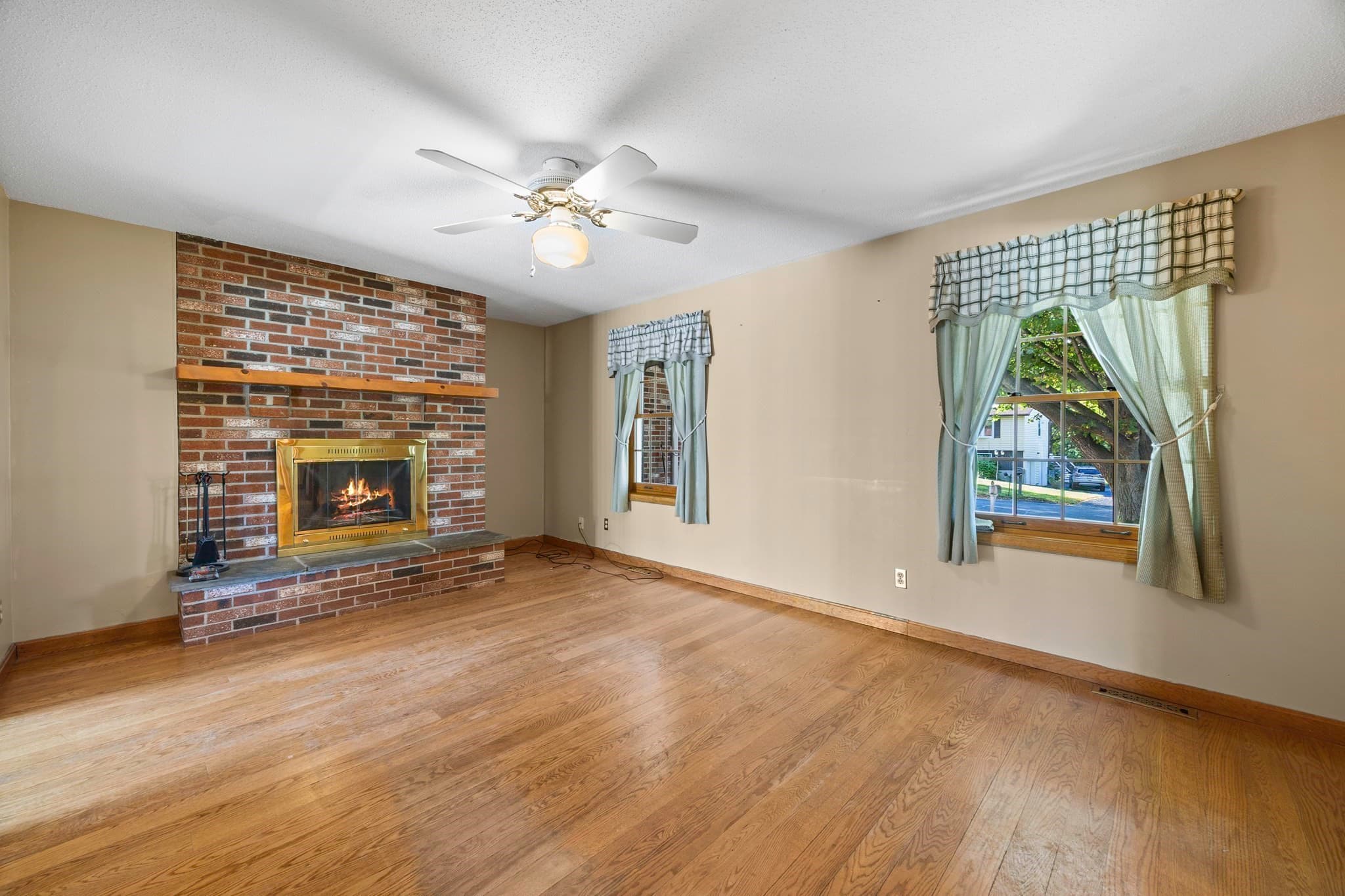 Single Family Residence at 23 Magnolia Ter, South Hadley MA 01075, South Hadley, photo 3 of 24