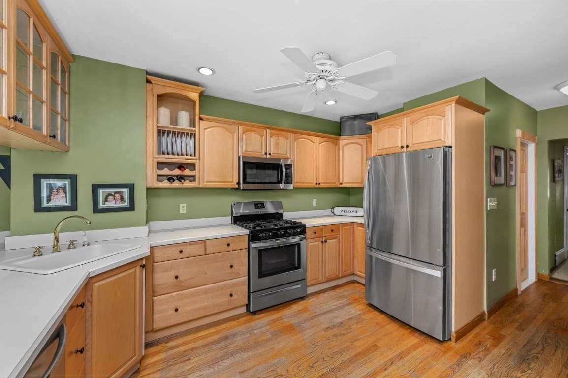 3 Family at 683 East 5th St, Boston MA 02127, Boston, photo 4 of 33