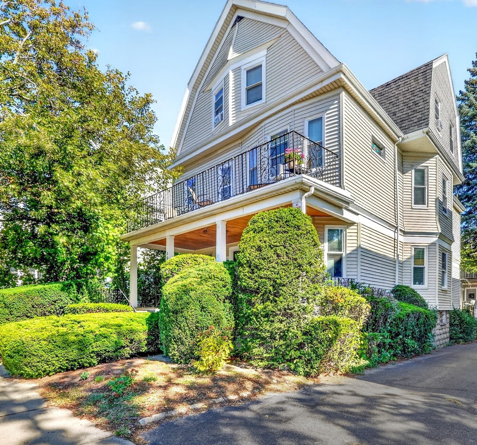 205 College Ave, Somerville MA 02144