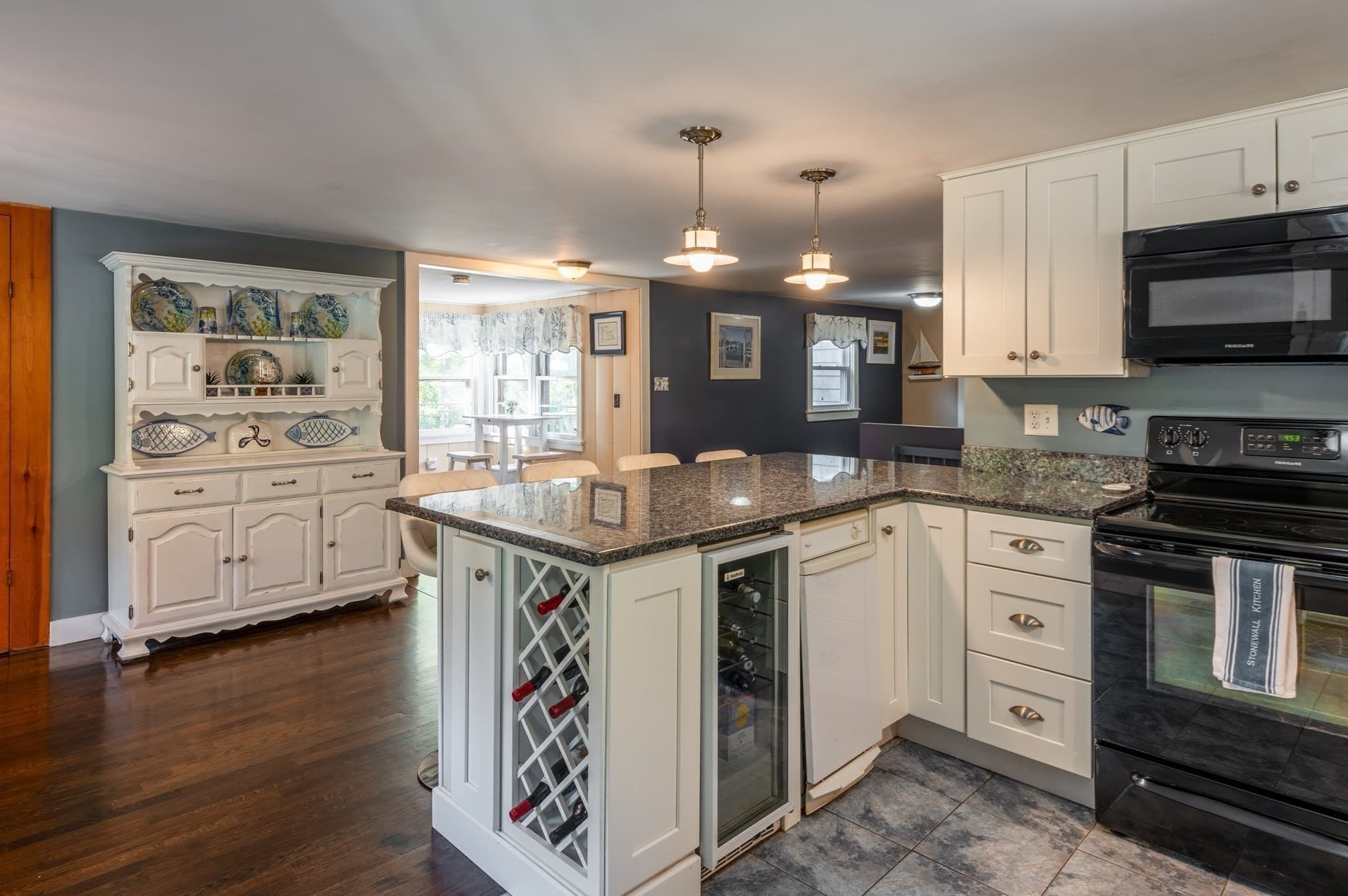 Single Family Residence at 11 Youngs Rd, Gloucester MA 01930, Gloucester, photo 13 of 32