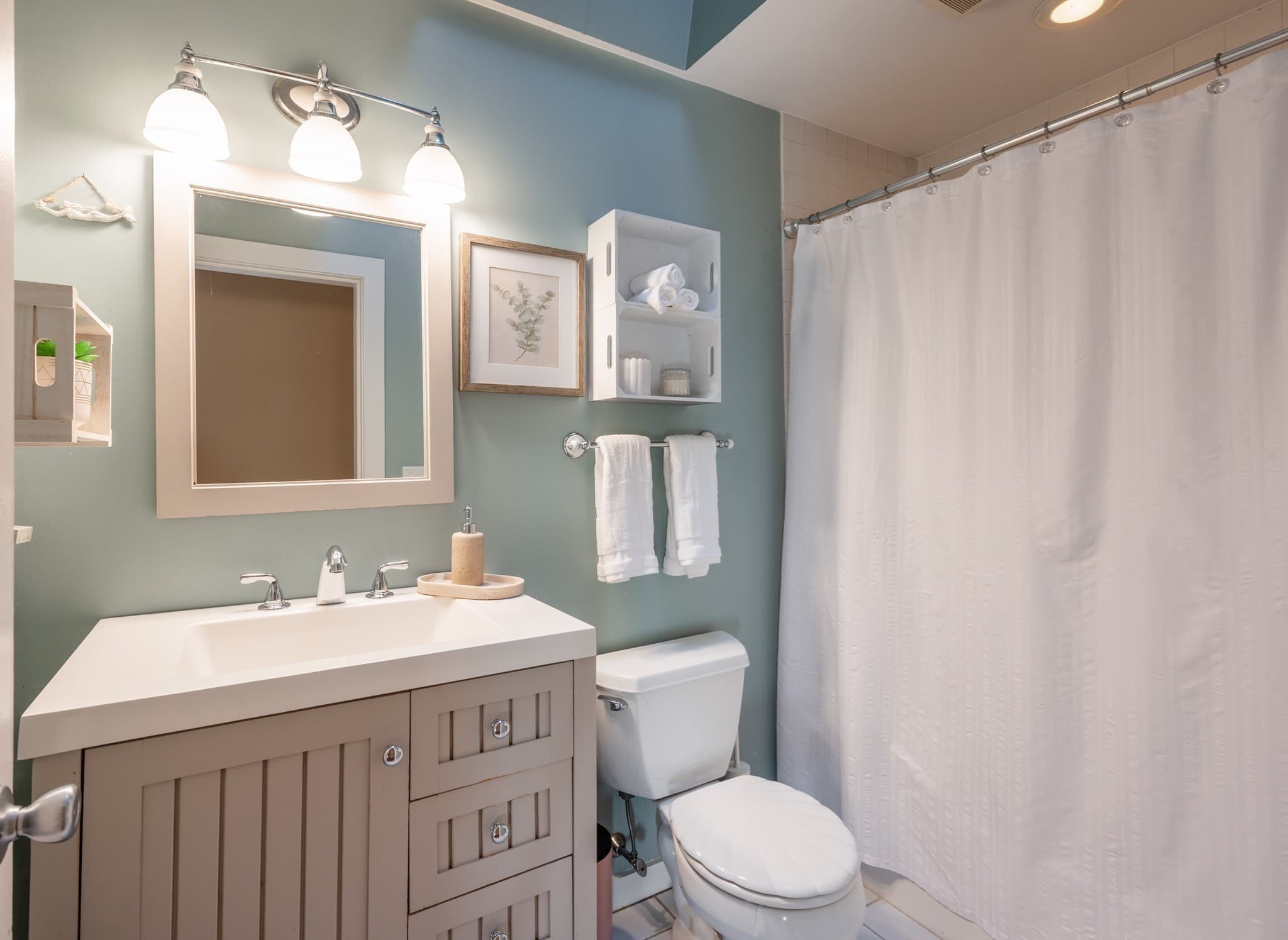 Single Family Residence at 11 Youngs Rd, Gloucester MA 01930, Gloucester, photo 20 of 32