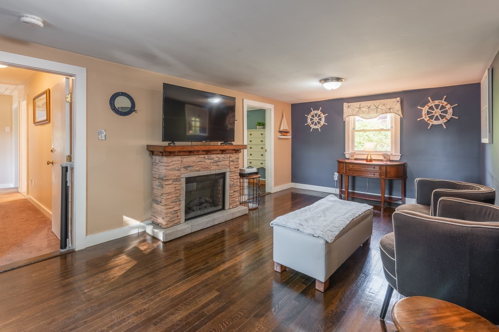Single Family Residence at 11 Youngs Rd, Gloucester MA 01930, Gloucester, photo 15 of 32