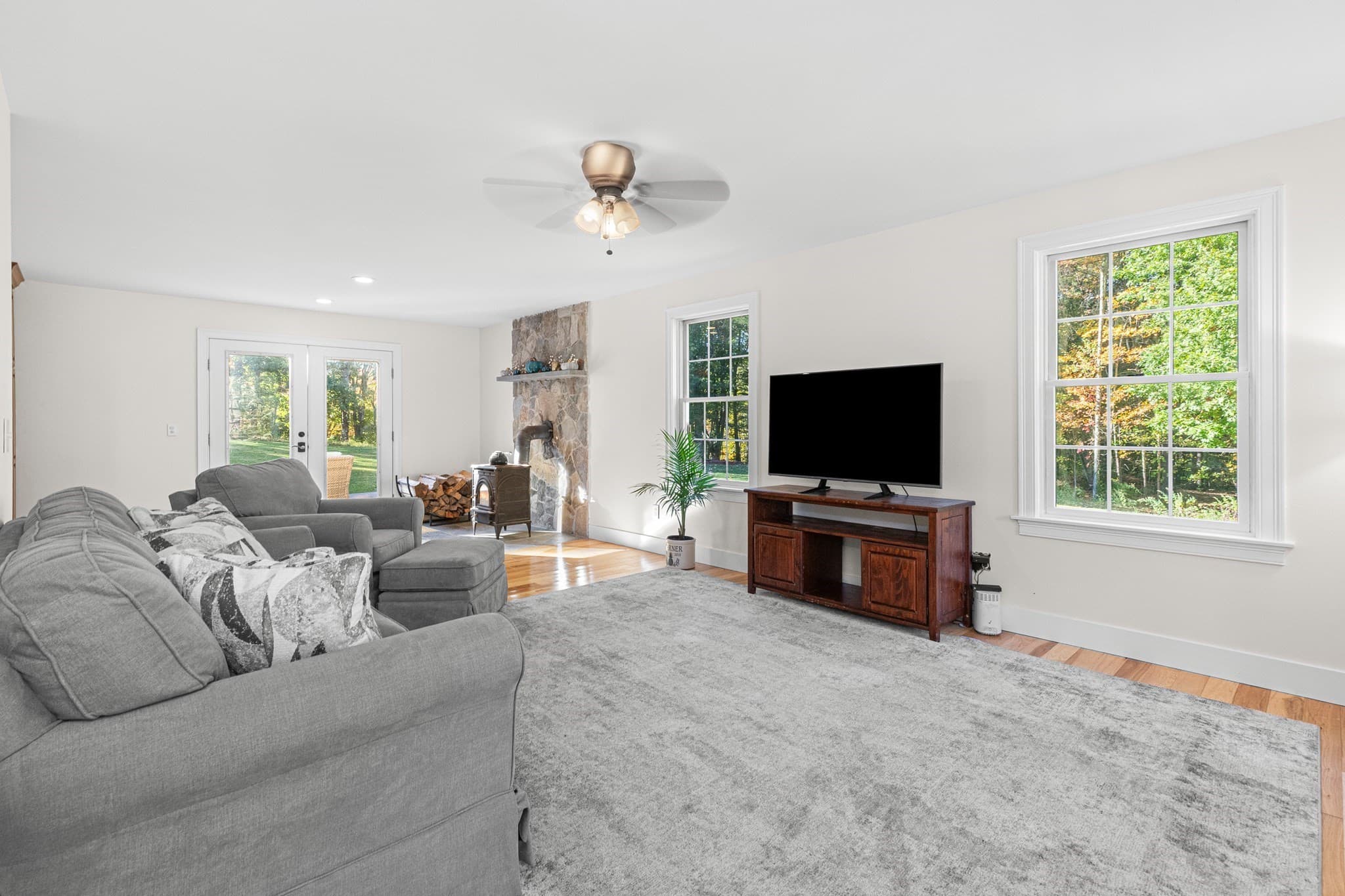 Single Family Residence at 33 Archelaus Pl, West Newbury MA 01985, West Newbury, photo 12 of 40