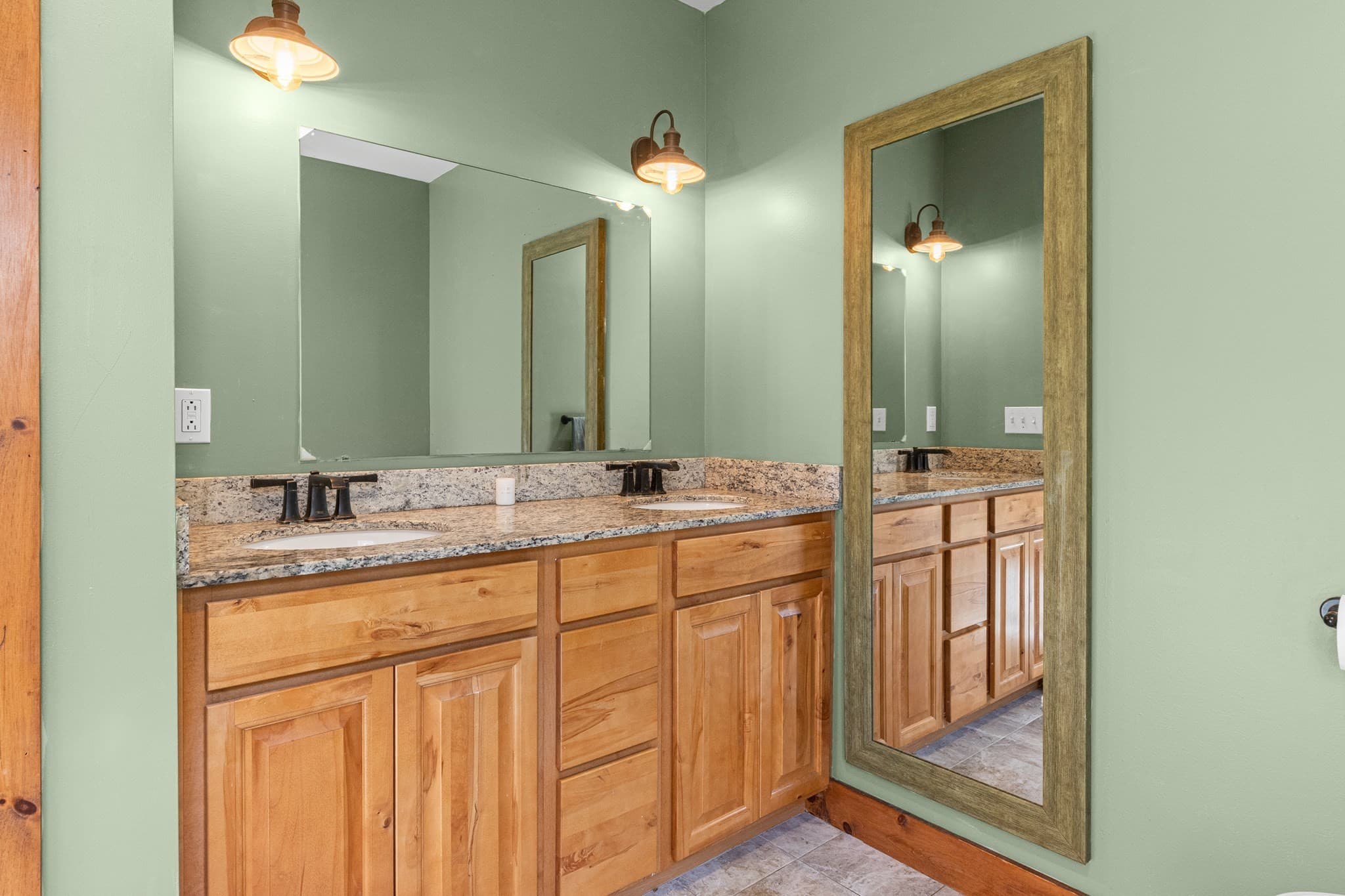 Single Family Residence at 33 Archelaus Pl, West Newbury MA 01985, West Newbury, photo 26 of 40