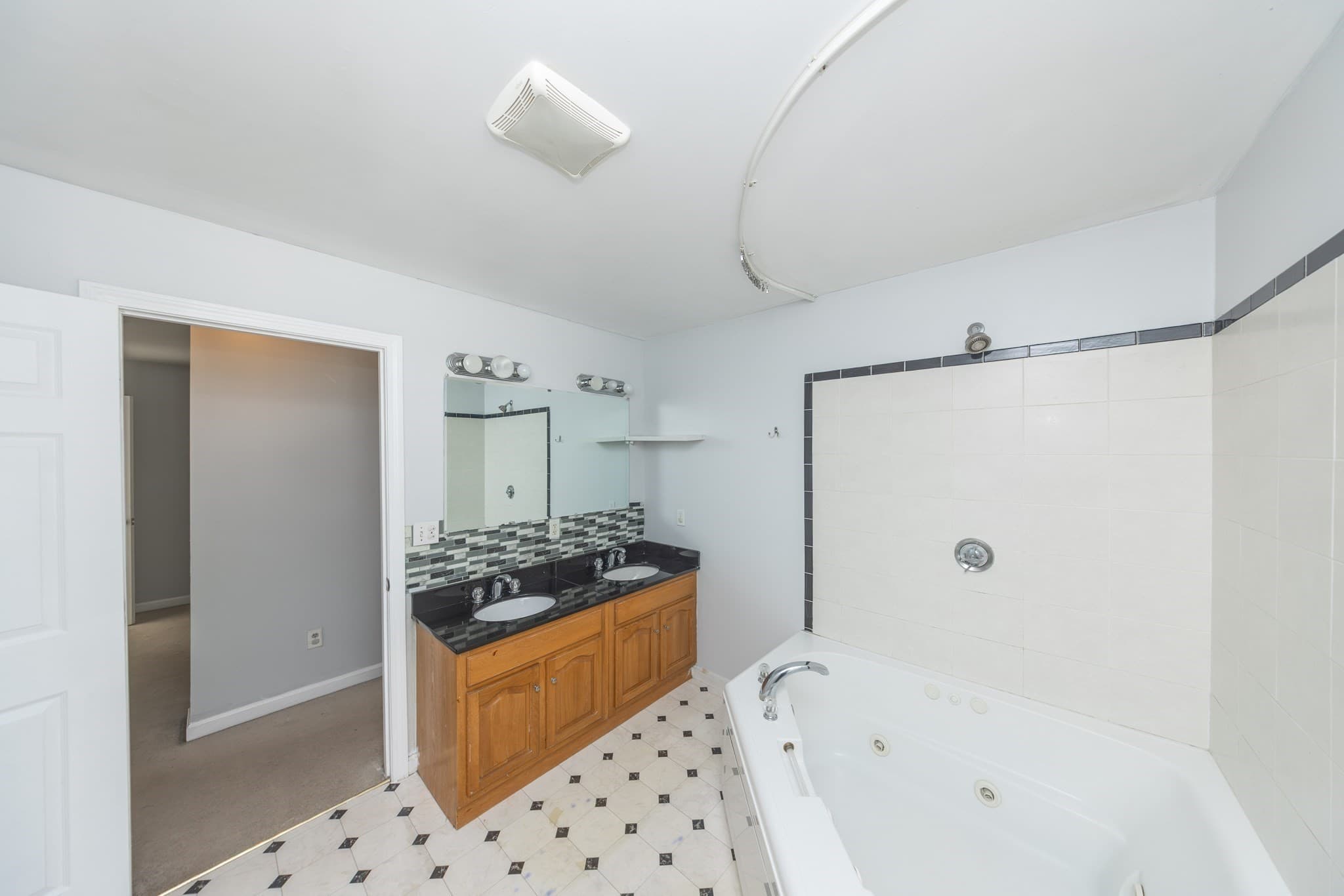 Single Family Residence at 18-A Kennebec Street, Worcester MA 01606, Worcester, photo 26 of 33