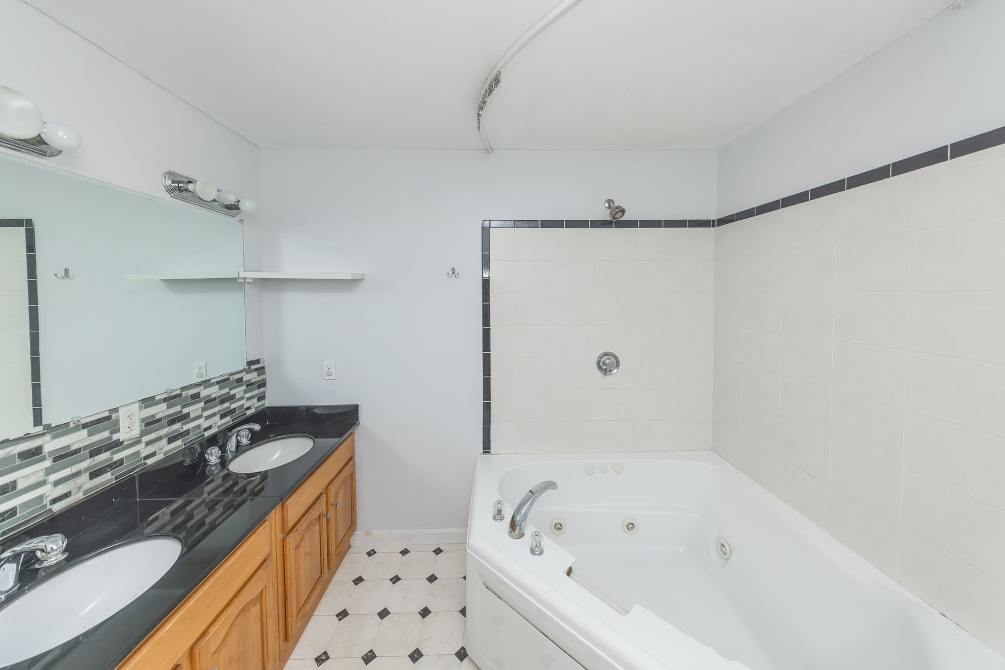 Single Family Residence at 18-A Kennebec Street, Worcester MA 01606, Worcester, photo 25 of 33