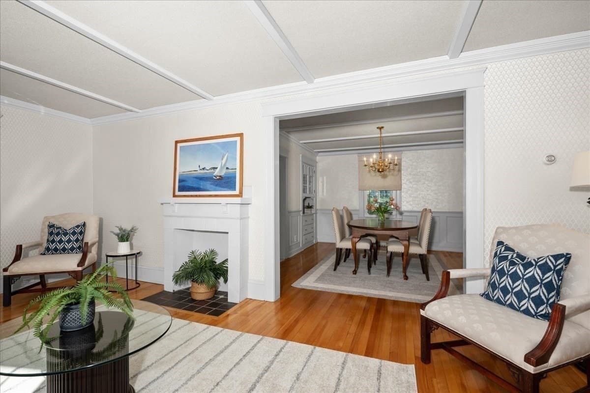 Single Family Residence at 22 Vassar St, Worcester MA 01602, Worcester, photo 6 of 41