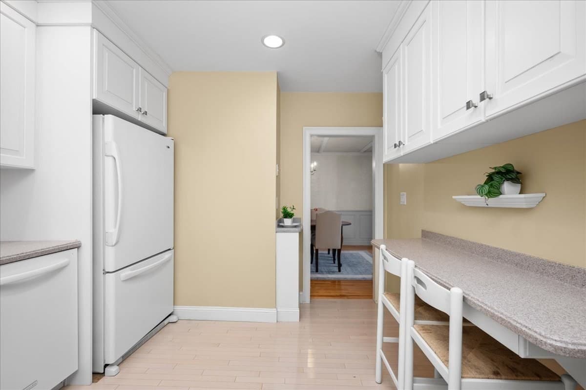 Single Family Residence at 22 Vassar St, Worcester MA 01602, Worcester, photo 13 of 41