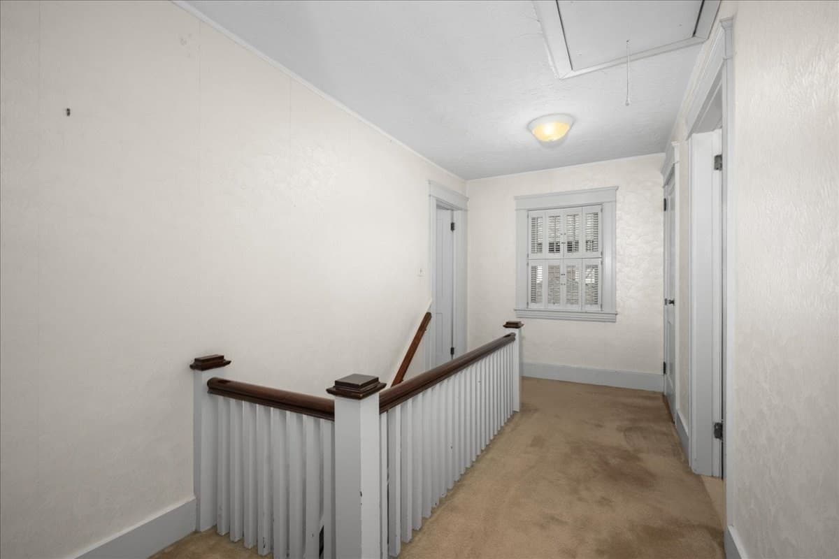 Single Family Residence at 22 Vassar St, Worcester MA 01602, Worcester, photo 22 of 41