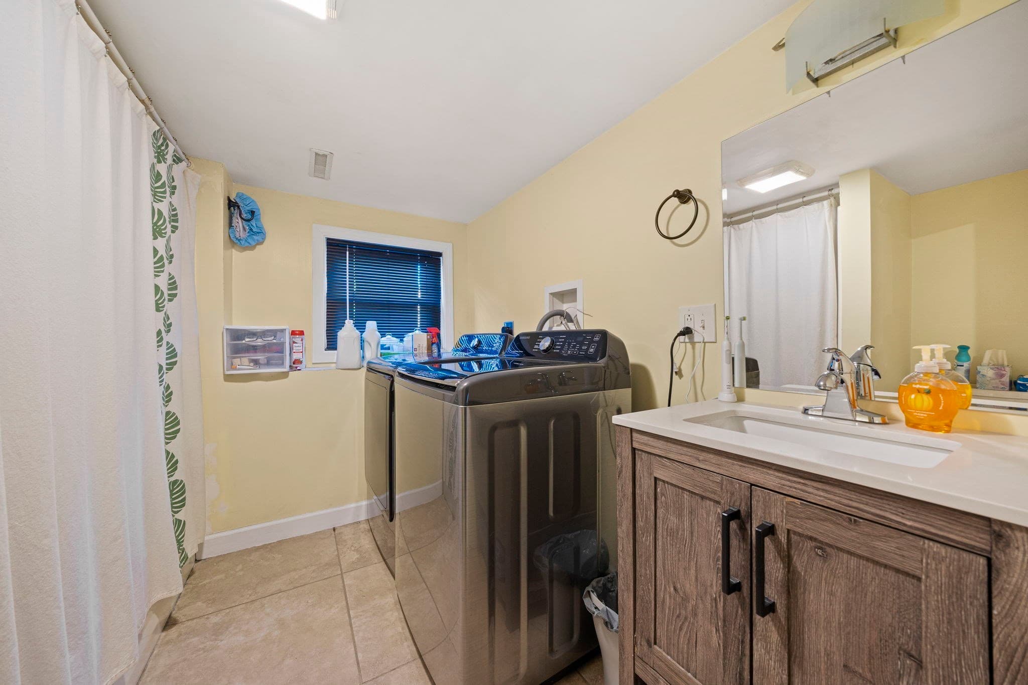 Single Family Residence at 247 Howard St, Brockton MA 02302, Brockton, photo 14 of 21