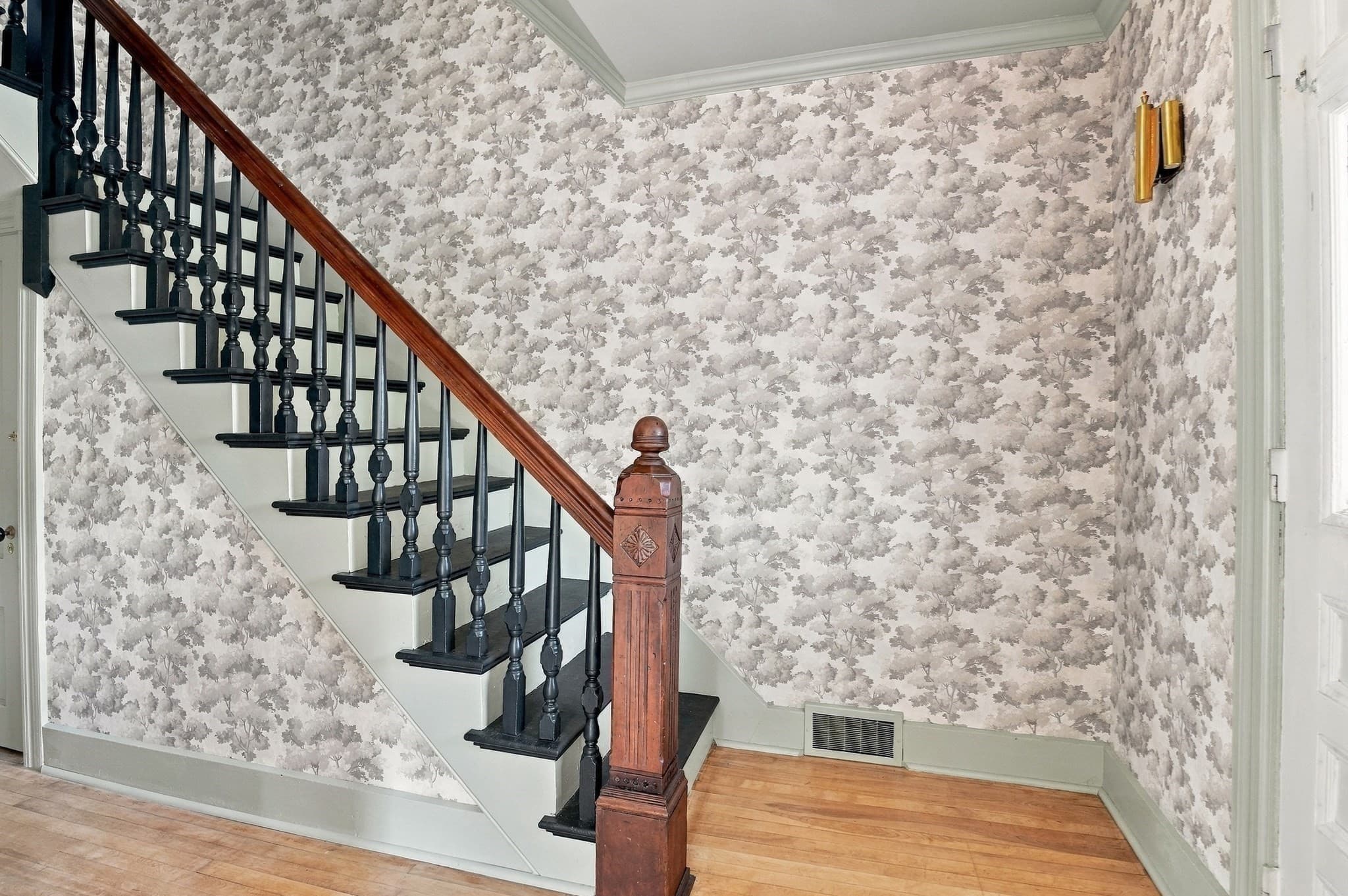 Single Family Residence at 8 Agate Avenue, Worcester MA 01604, Worcester, photo 12 of 25