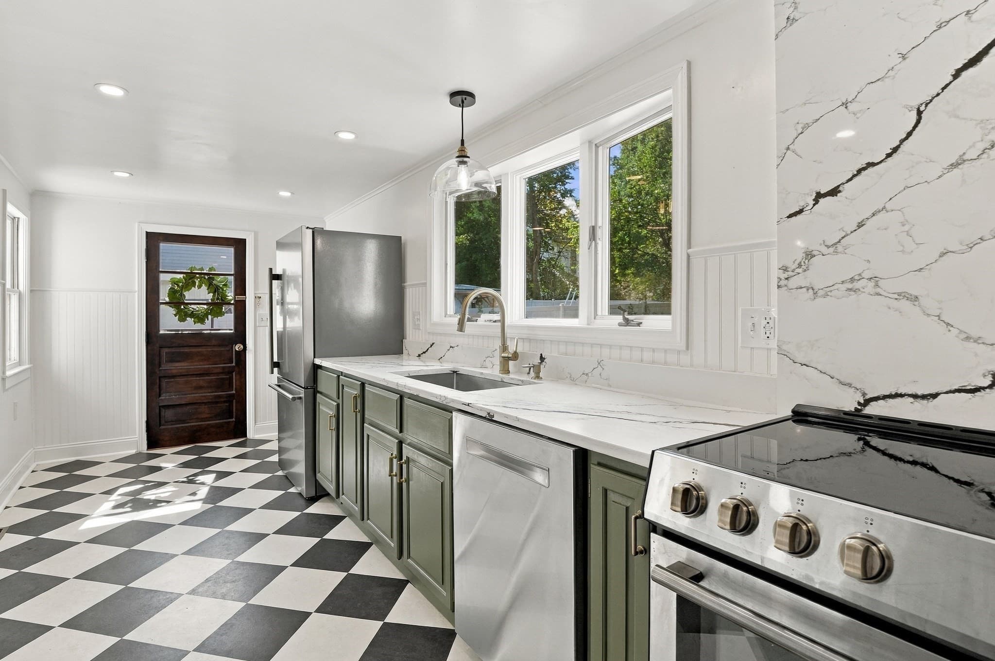 Single Family Residence at 8 Agate Avenue, Worcester MA 01604, Worcester, photo 10 of 25