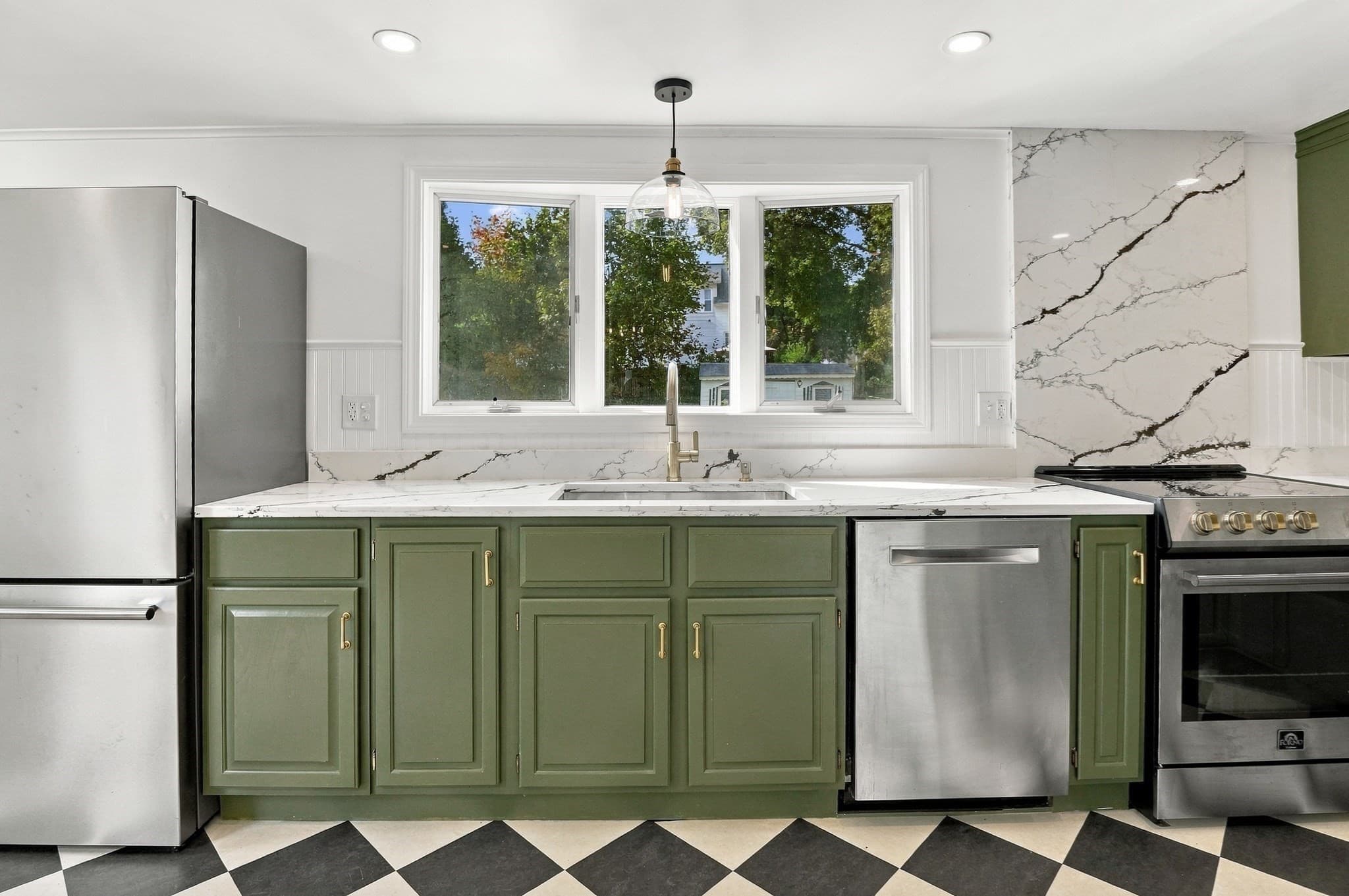 Single Family Residence at 8 Agate Avenue, Worcester MA 01604, Worcester, photo 11 of 25