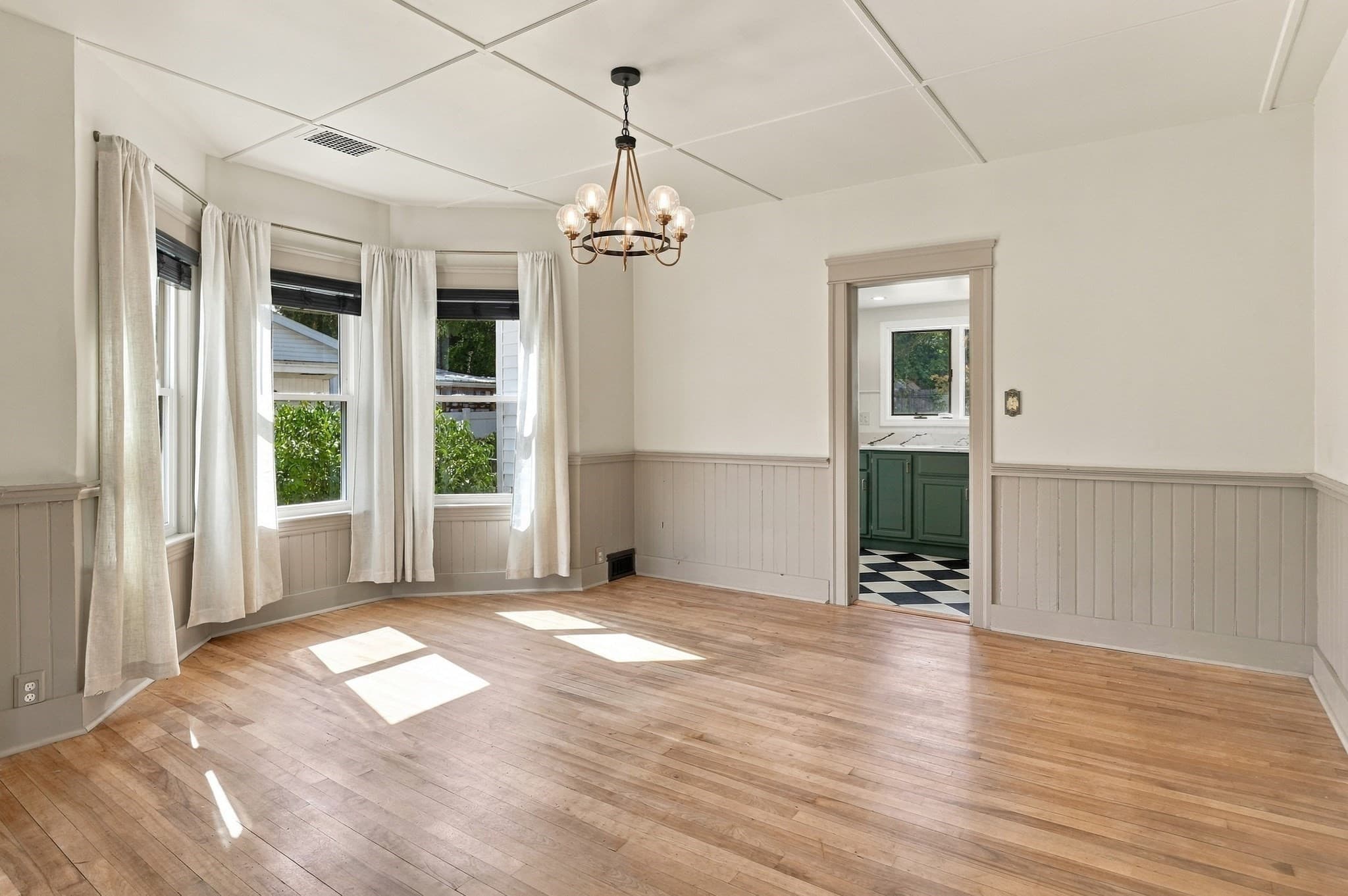 Single Family Residence at 8 Agate Avenue, Worcester MA 01604, Worcester, photo 8 of 25
