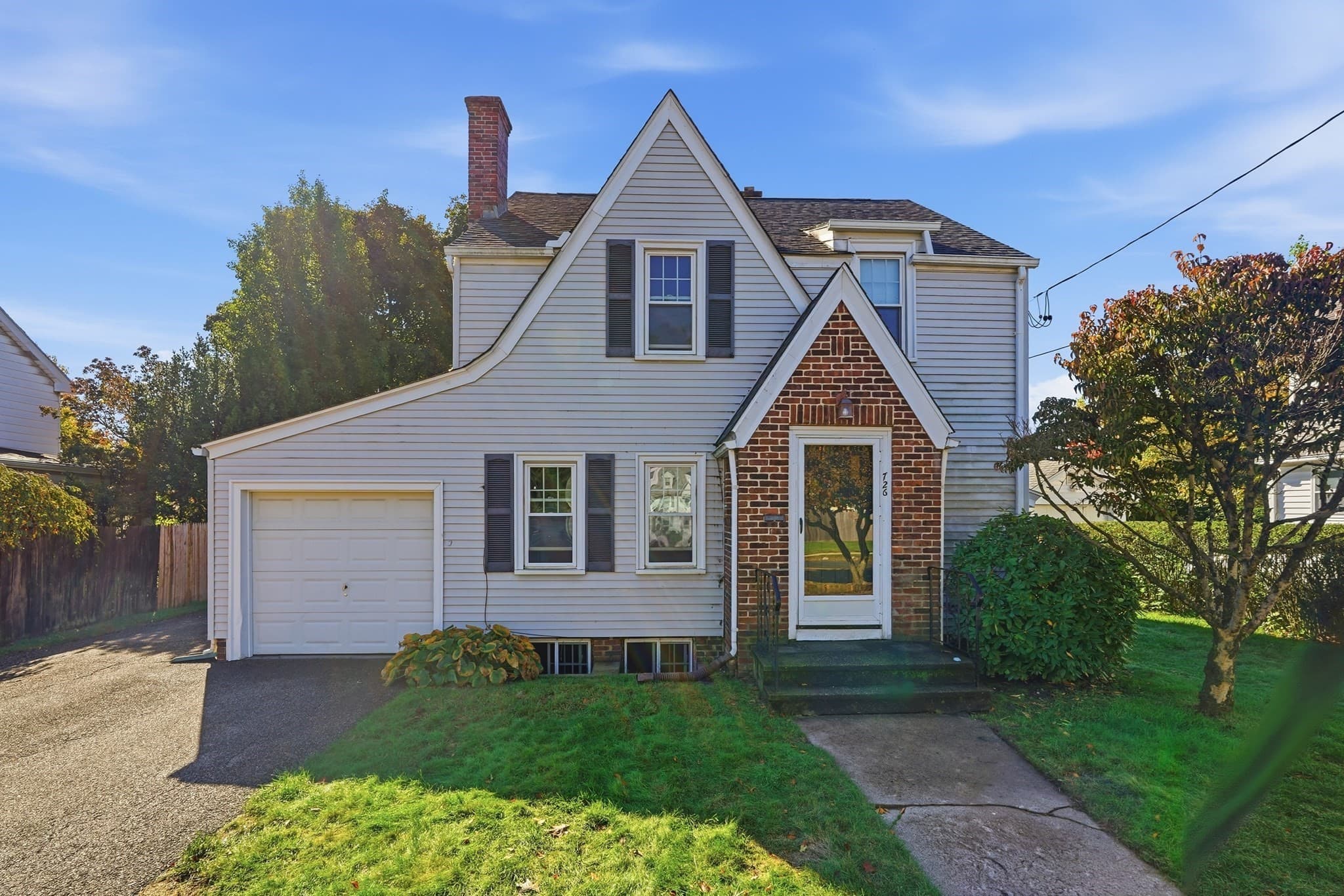 726 Allen St, Springfield MA 01118