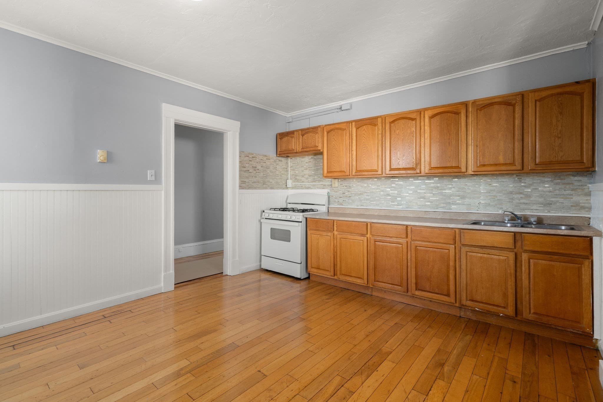3 Family - 3 Units Up/Down at 107 Vernon St, Worcester MA 01610, Worcester, photo 12 of 41