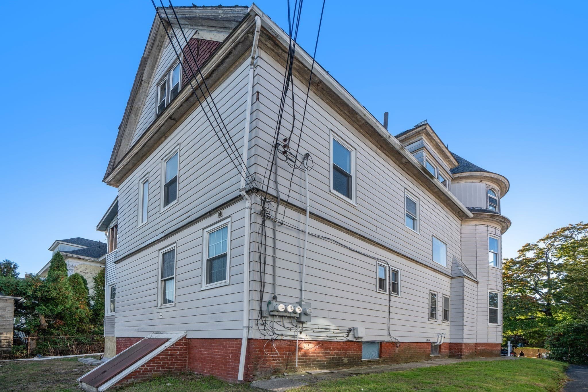 3 Family - 3 Units Up/Down at 107 Vernon St, Worcester MA 01610, Worcester, photo 35 of 41